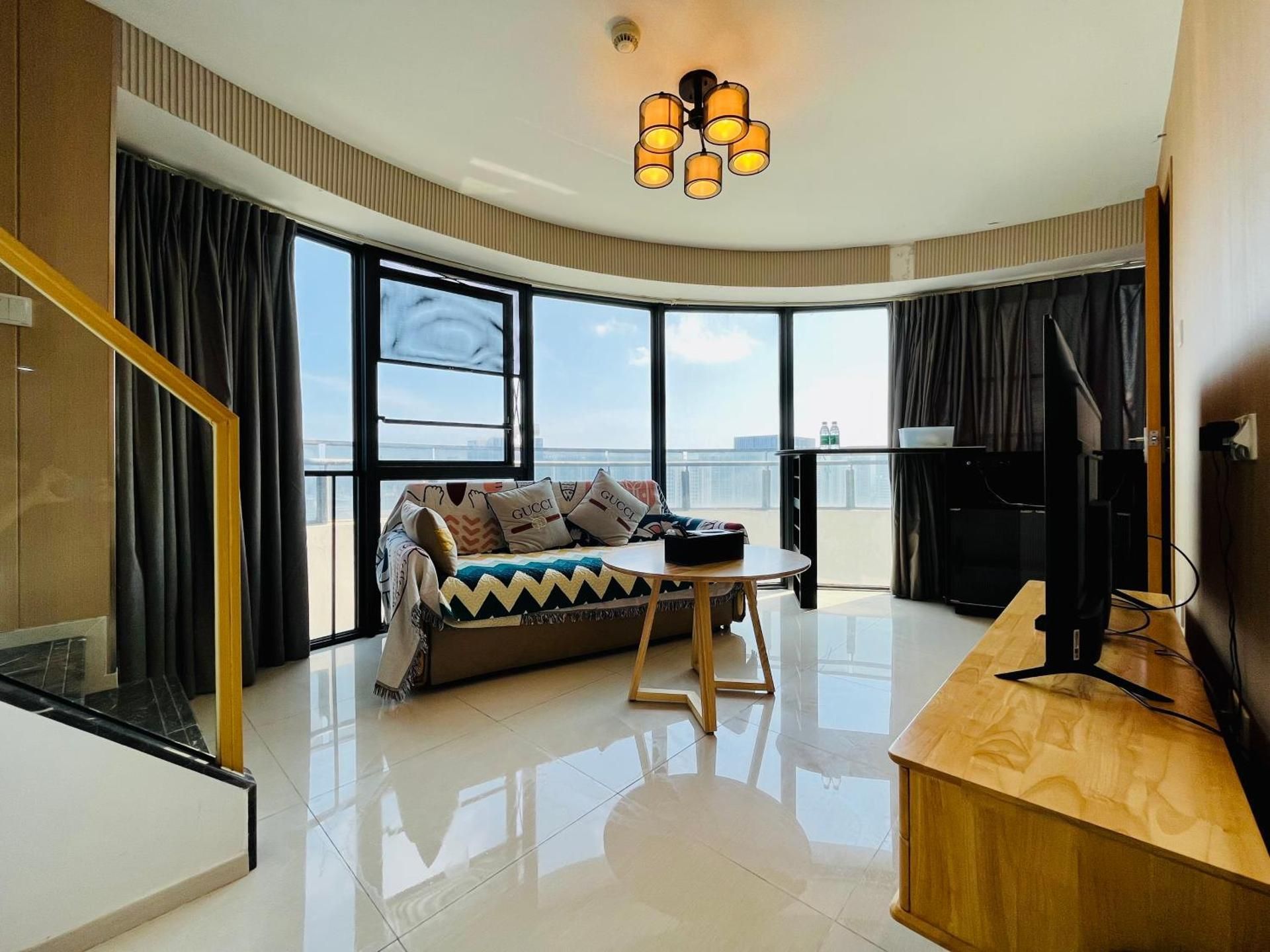 One-Bedroom One-Living Room Duplex City-View Suite (with Kitchen, Fridge, Washing Machine)