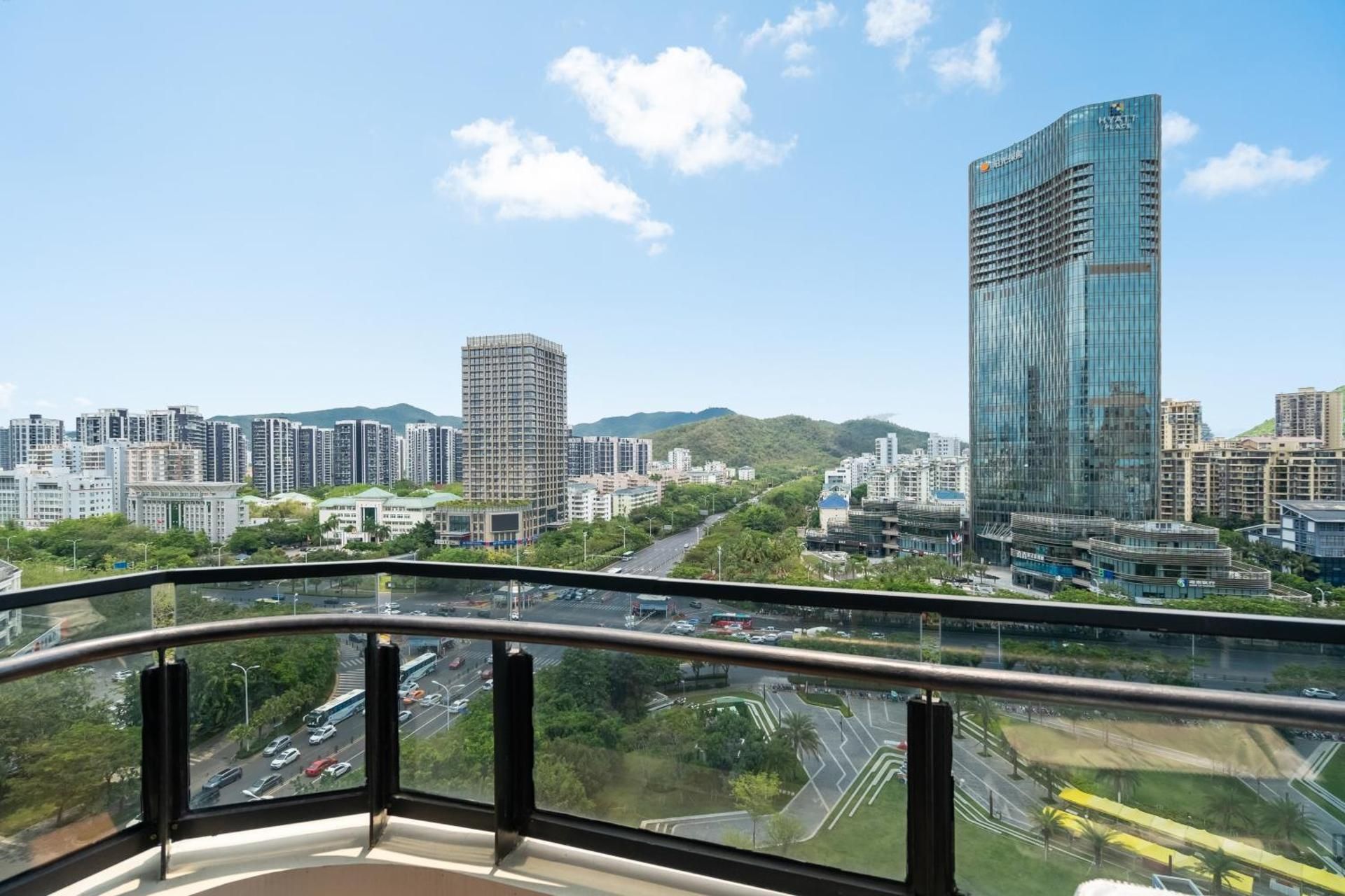 Three-Bedroom One-Living Room Duplex Garden-View Suite (with Kitchen, Fridge, Washing Machine)