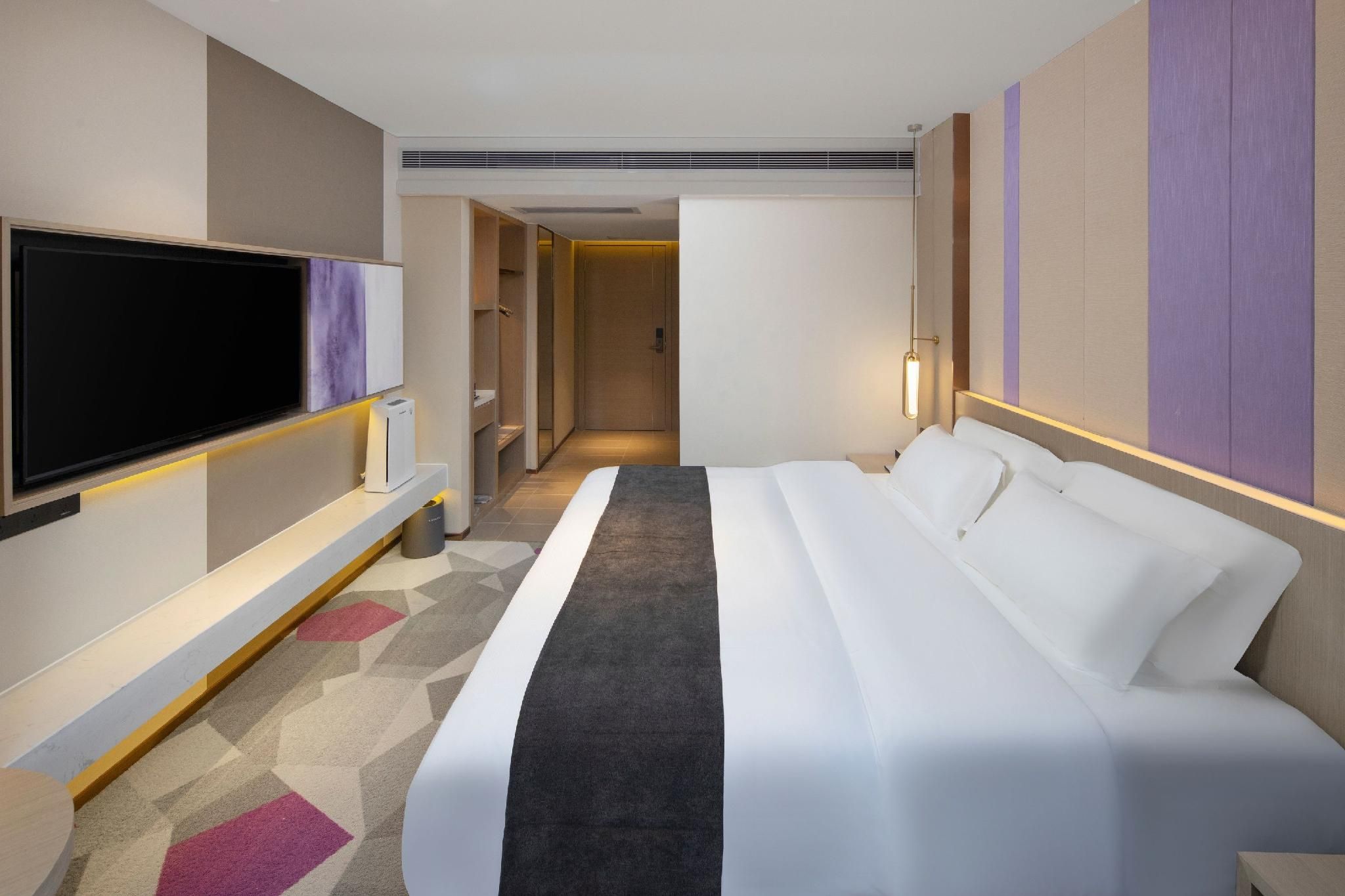 WH - Deluxe Bed Room