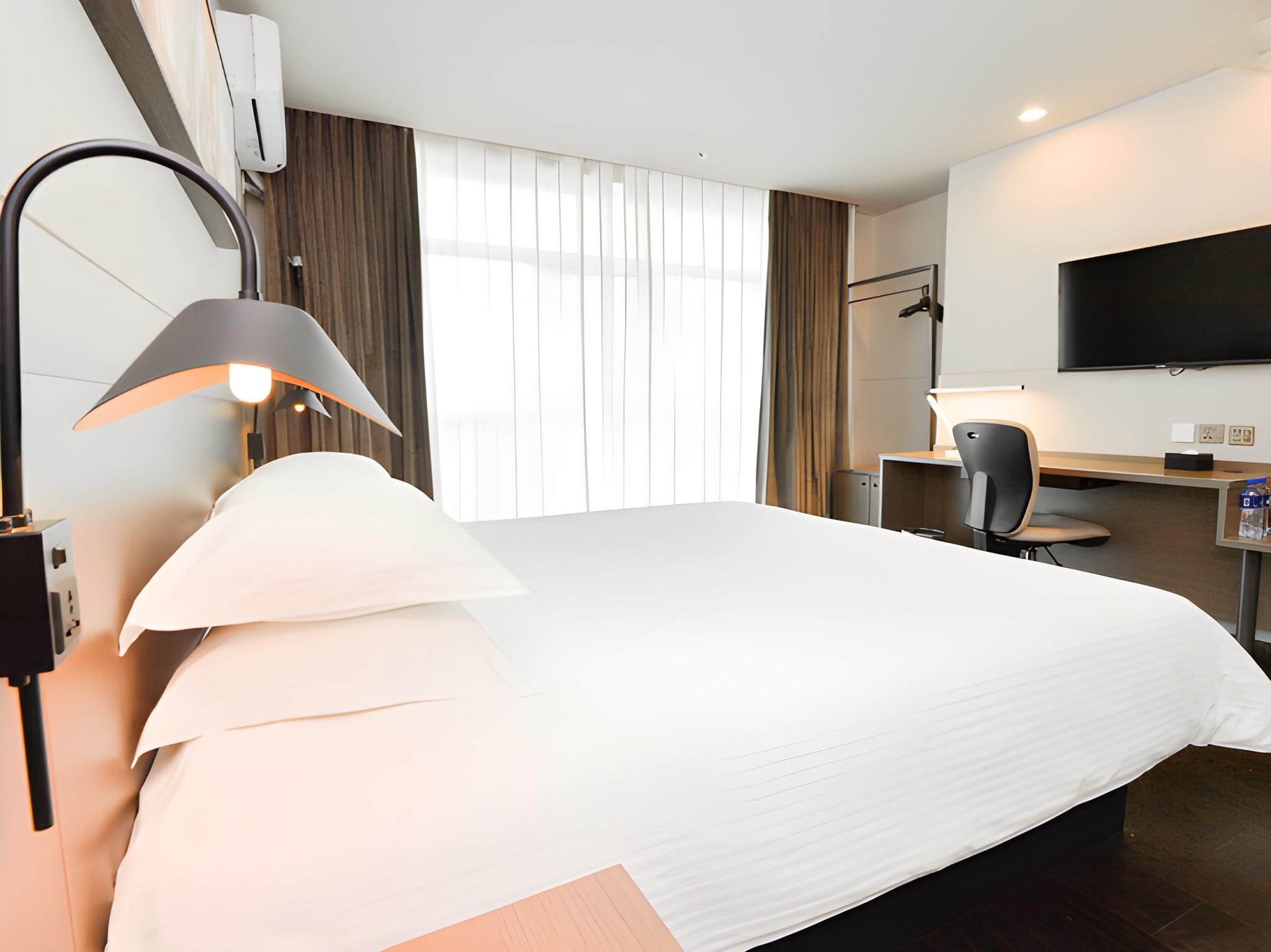 Business Standard Room A