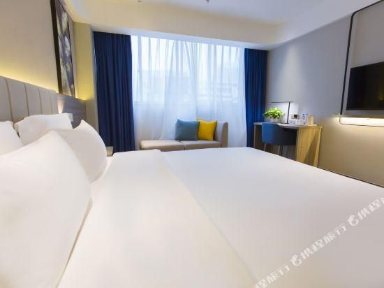 Business Queen Room