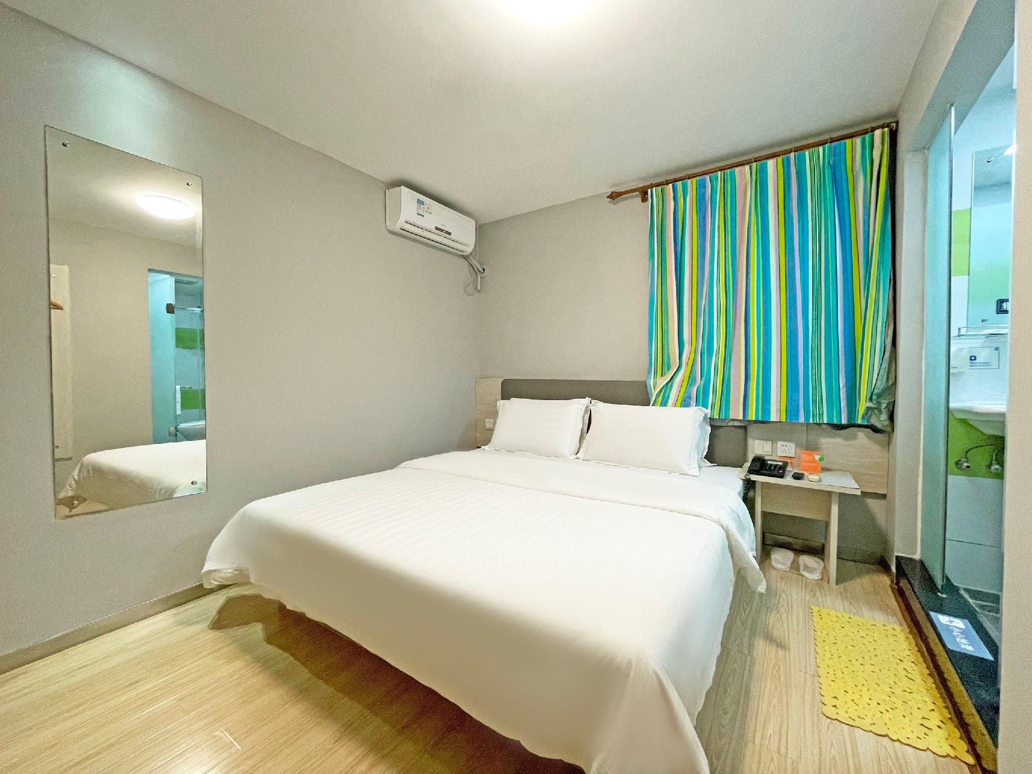 Economy Room