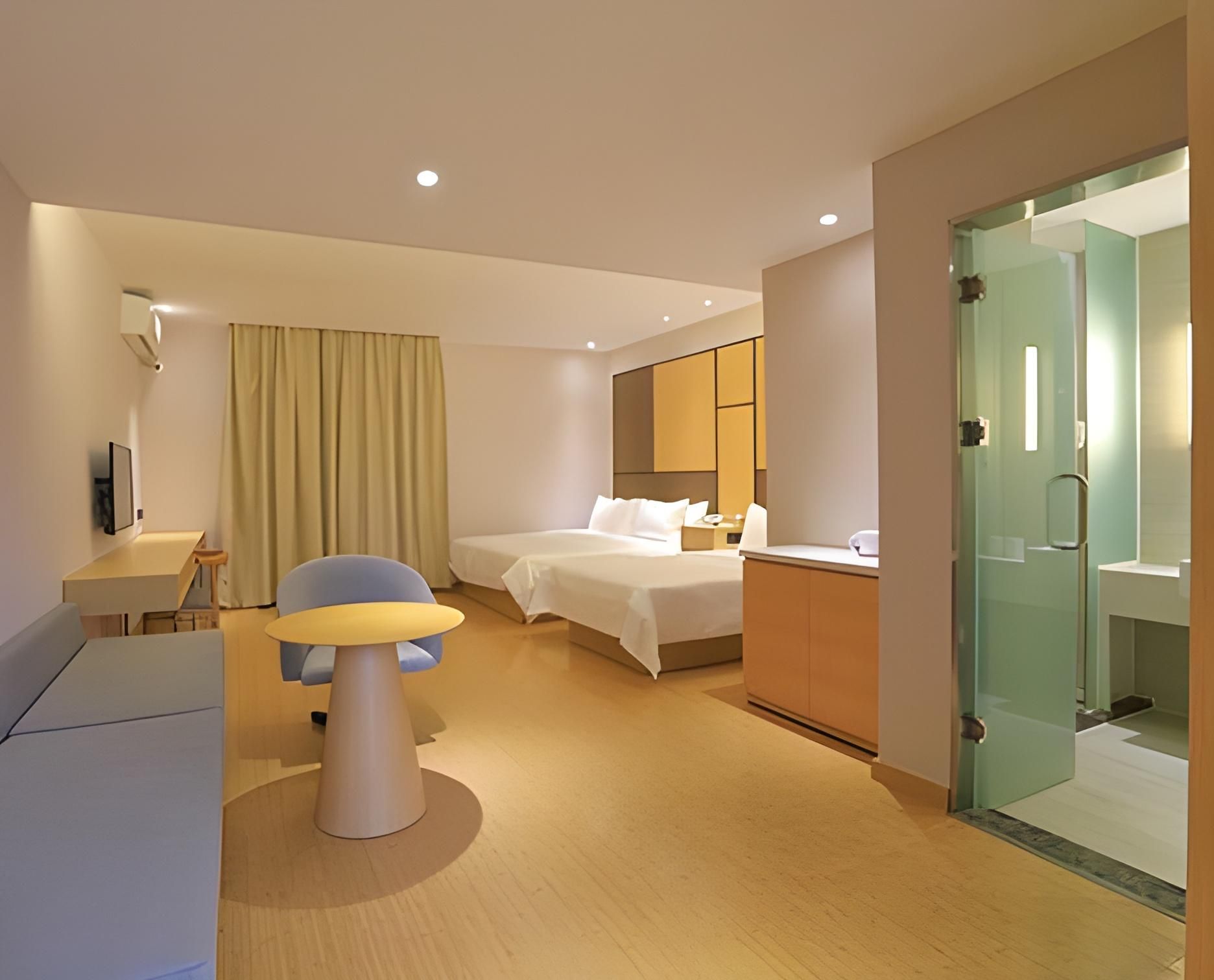 Huazhu - Family Room