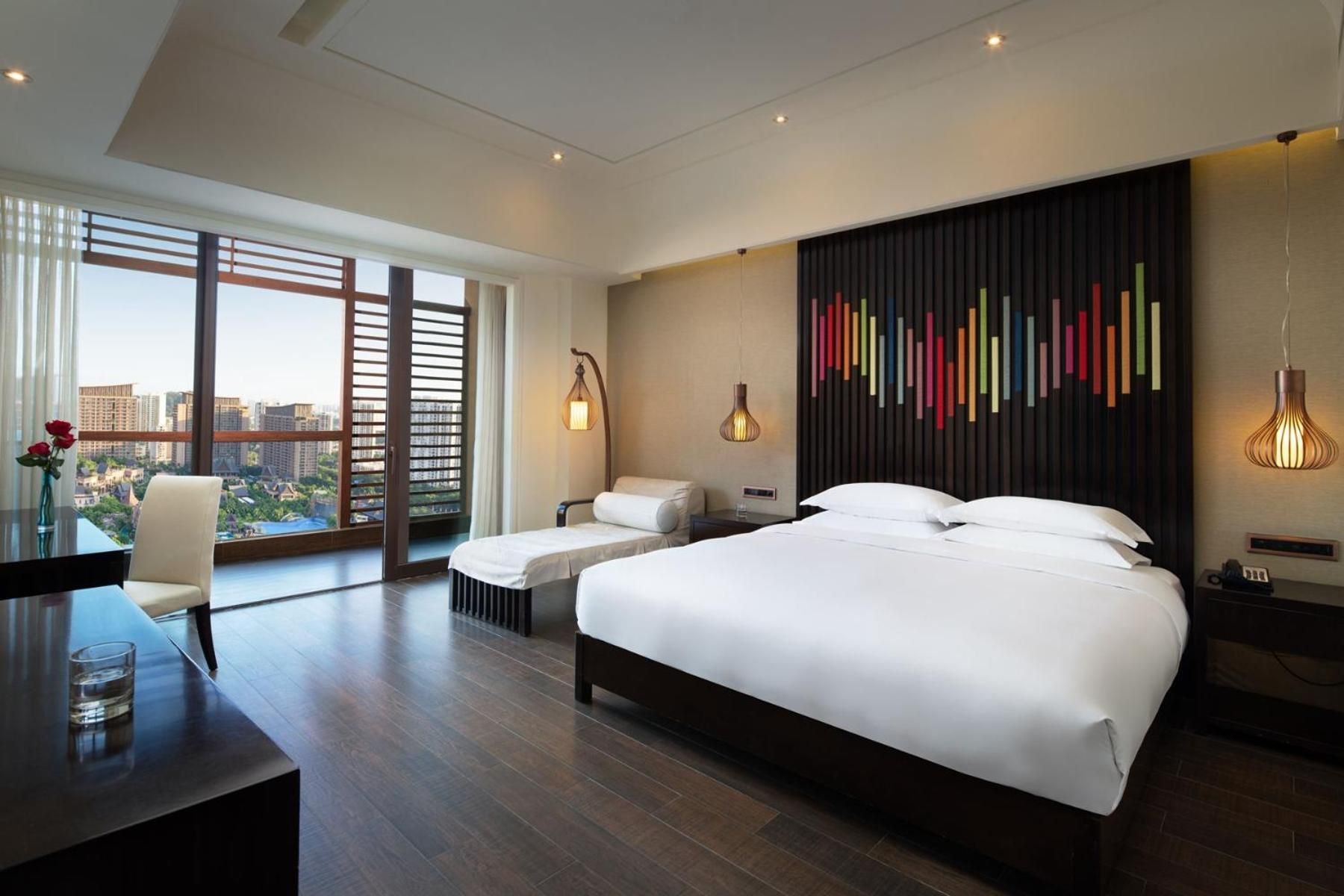 Deluxe Garden View Queen Room