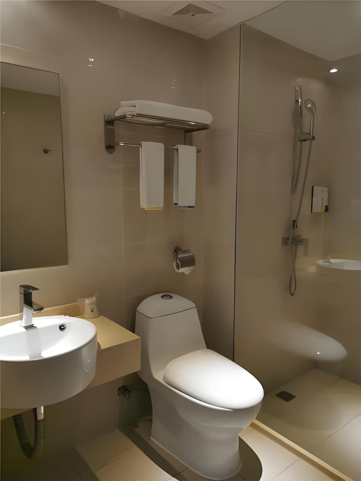 Business Queen Room
