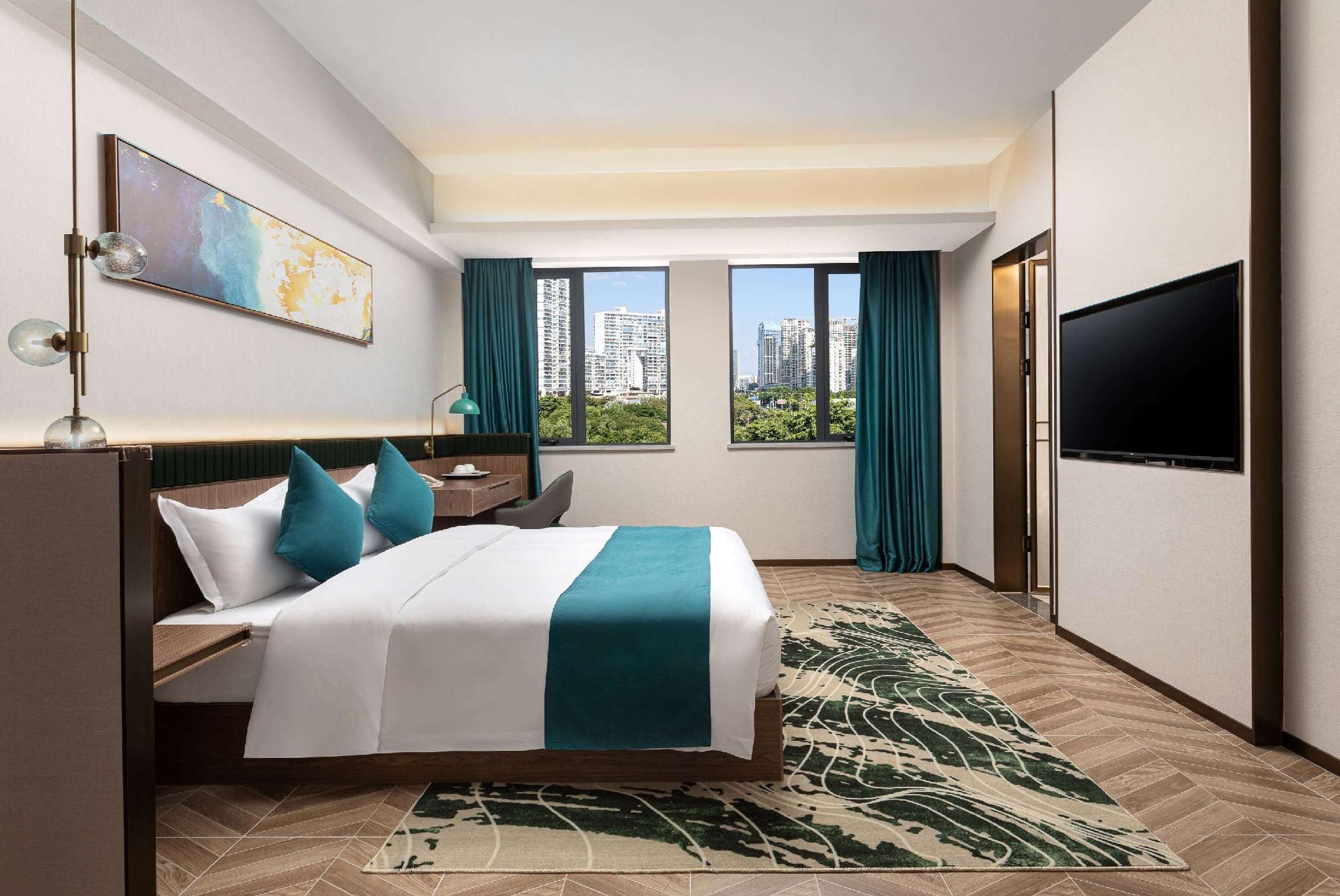 1 King Bed Deluxe City View Room, Non Smoking