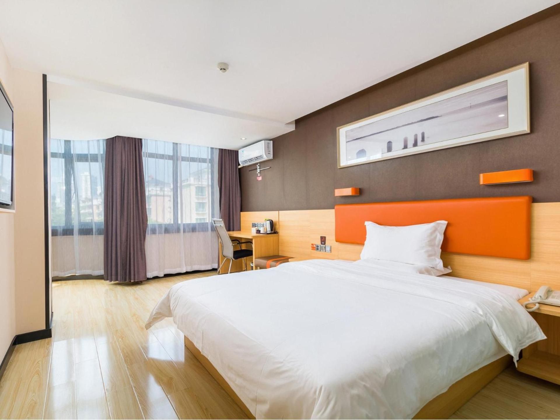 Premium Queen Room
