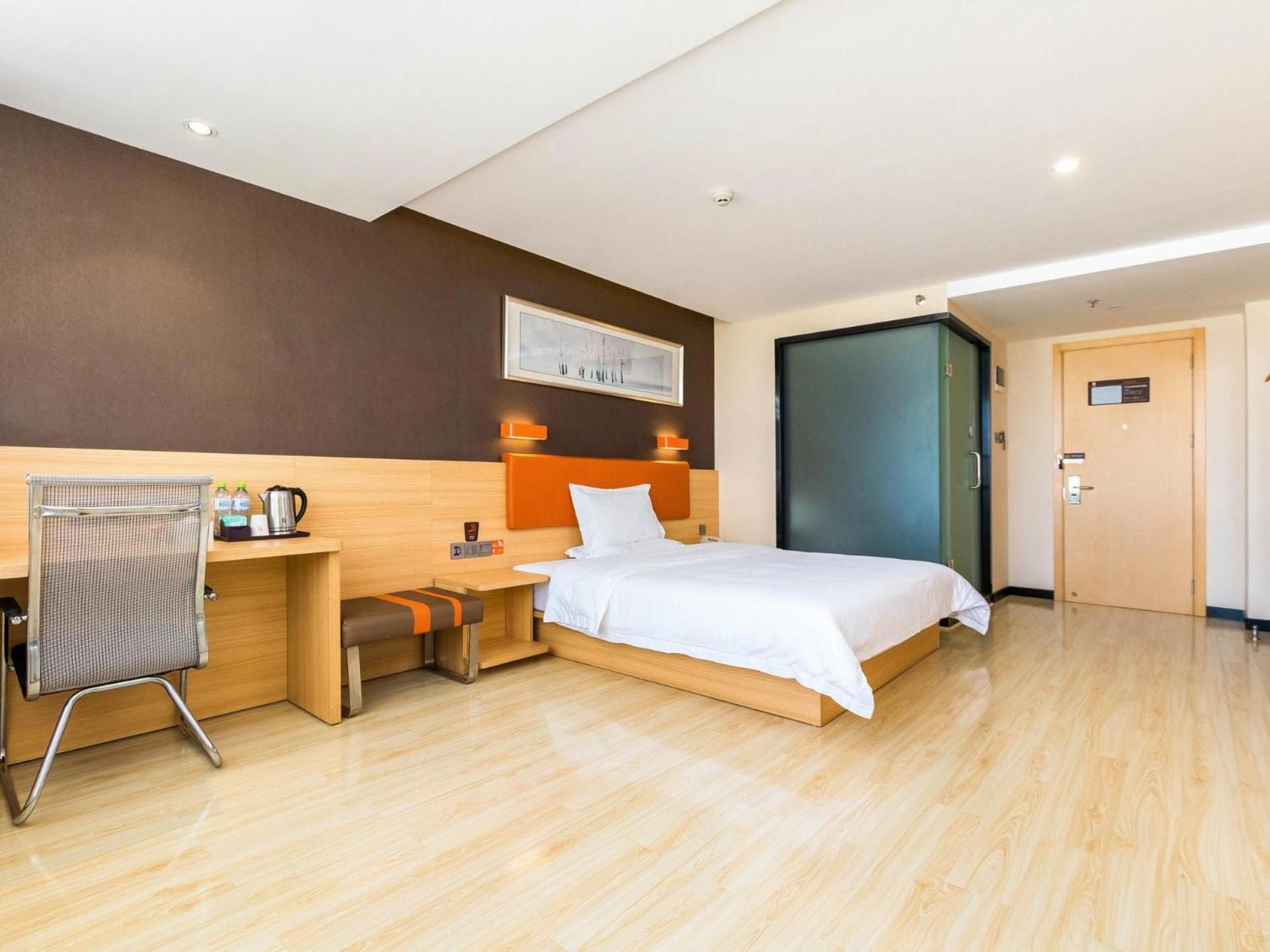 Premium Queen Room