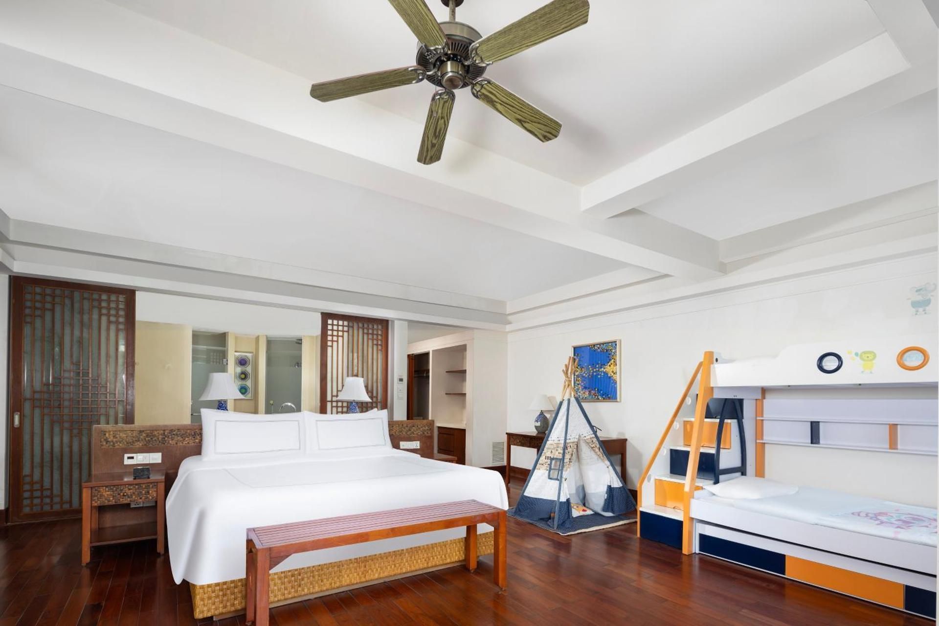 Swiss Signature Room, 1 Bunk Bed for Child