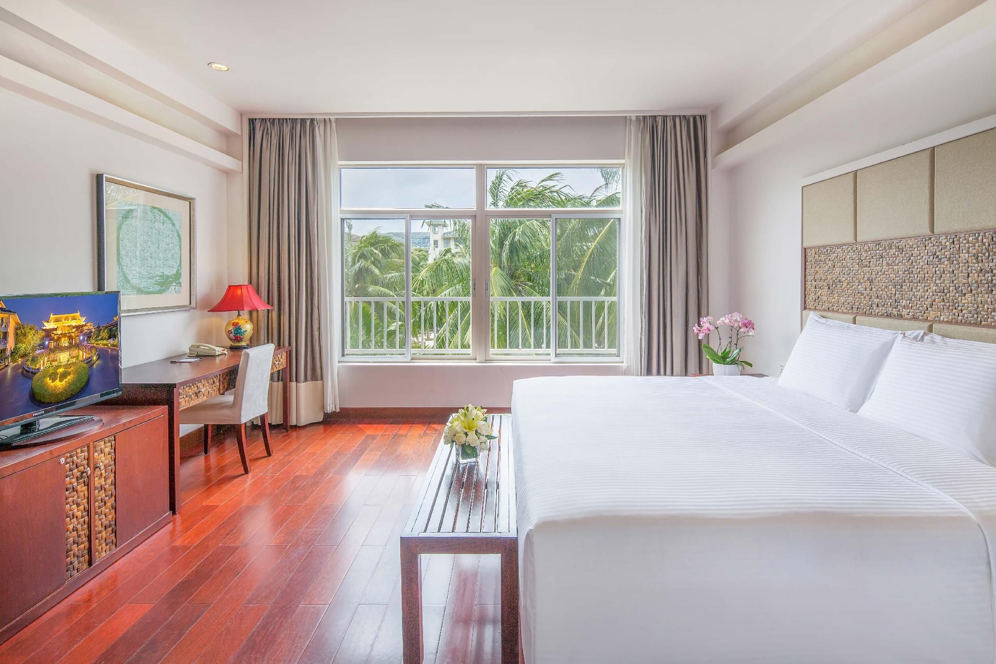 Townhouse Room