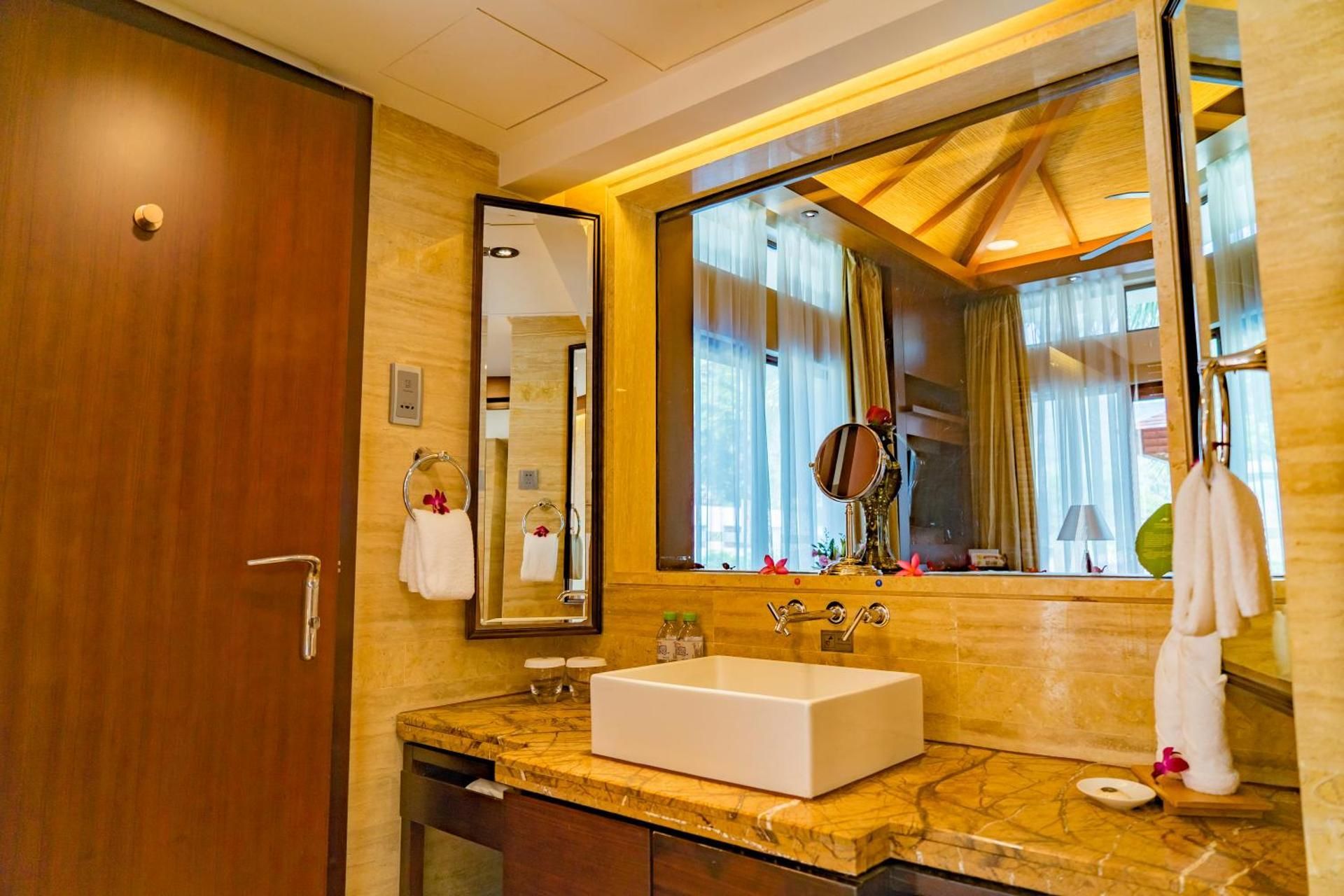 One-Bedroom Honeymoon Villa with Private Pool (Complimentary Once afternoon tea for 2 people + Honeymoon set up)