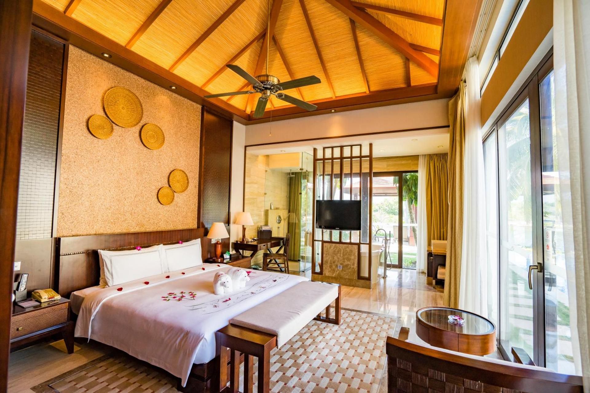 Two-Bedroom Exquisite villa with private pool (Complimentary Daily afternoon tea for 2 people)