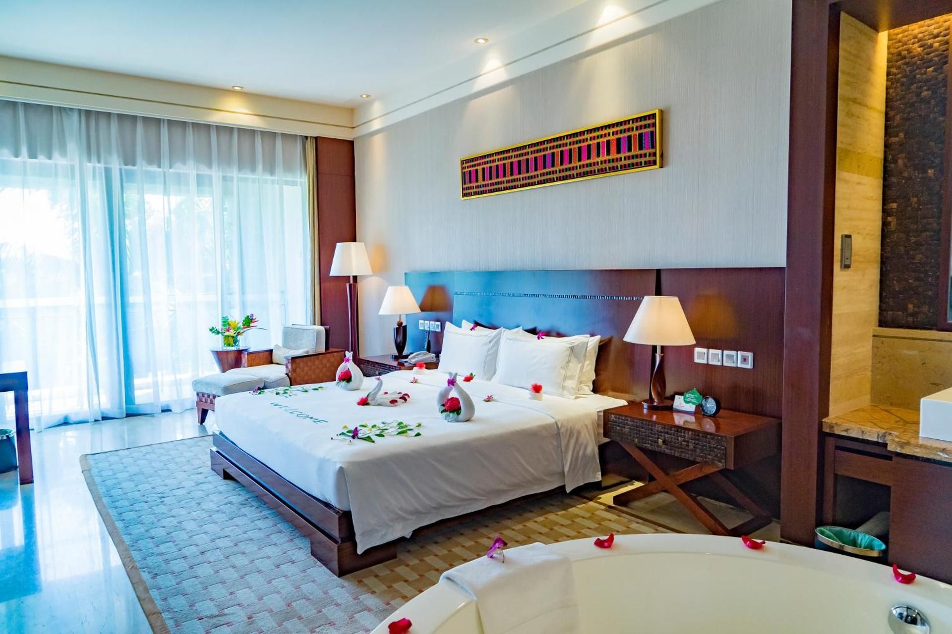 Deluxe Twin or King Room with Garden View(Welcome Fruit)