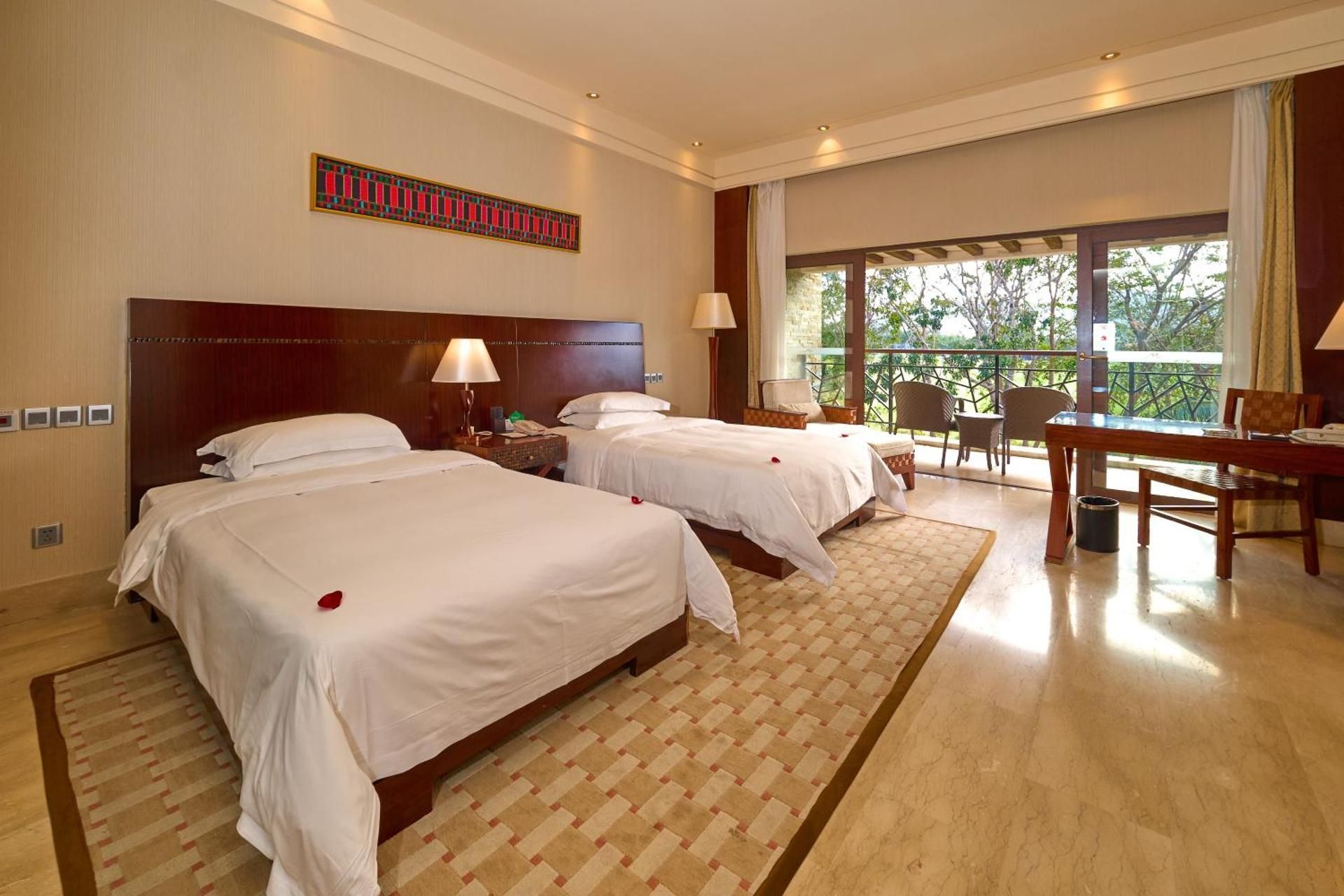 Twin or queen room with golf view
