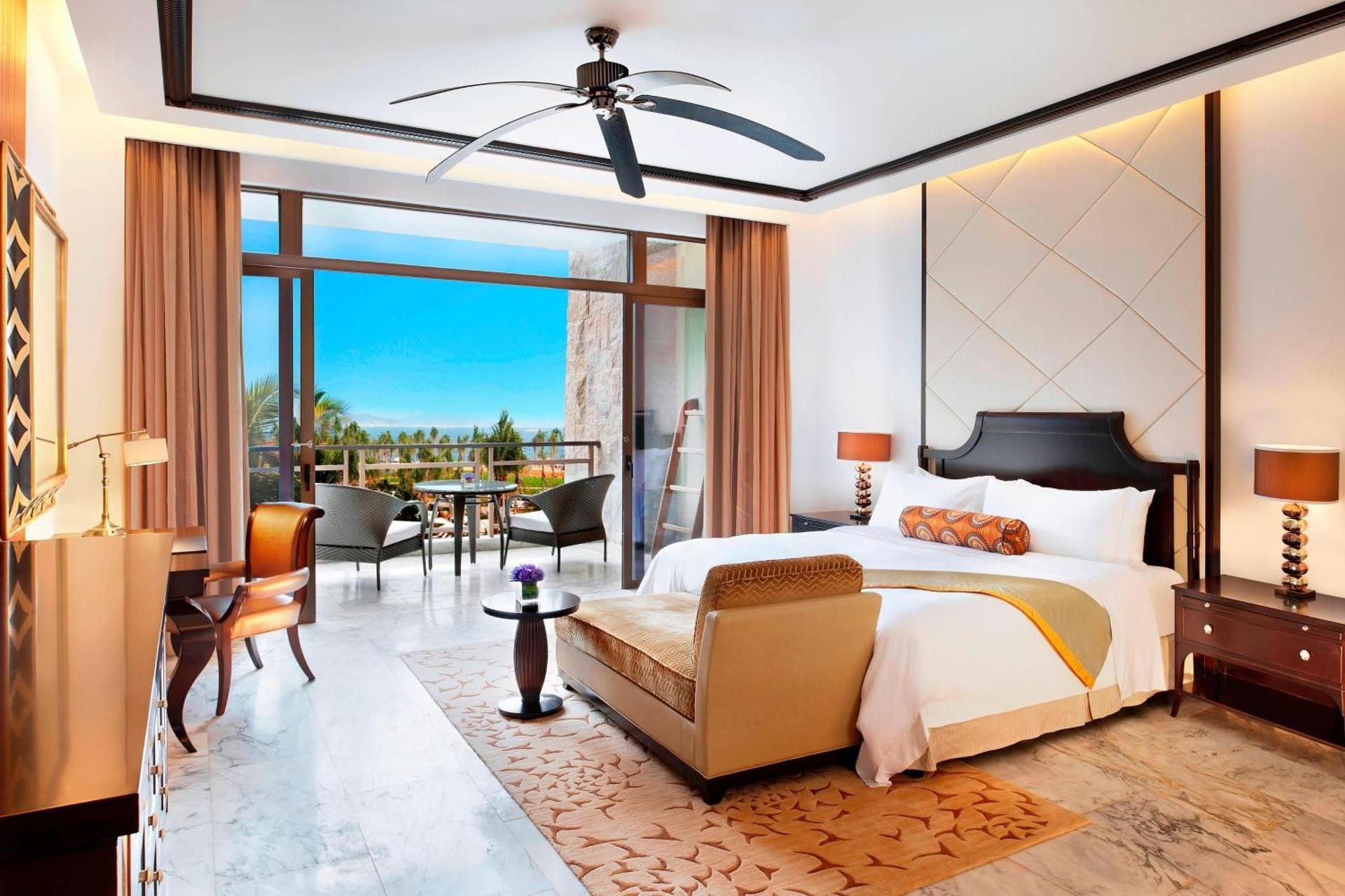 deluxe ocean view room, guest room, 1 king, ocean view, balcony