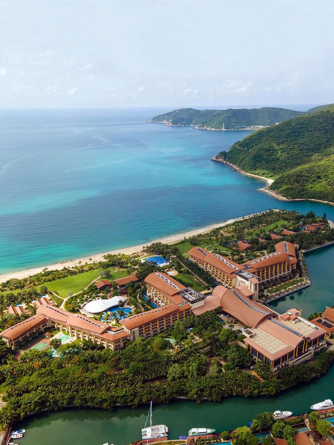 The St. Regis Sanya Yalong Bay Resort Sailing Package (A 60-minute sailing experience for 2 person ) - Premium Room with Ocean View