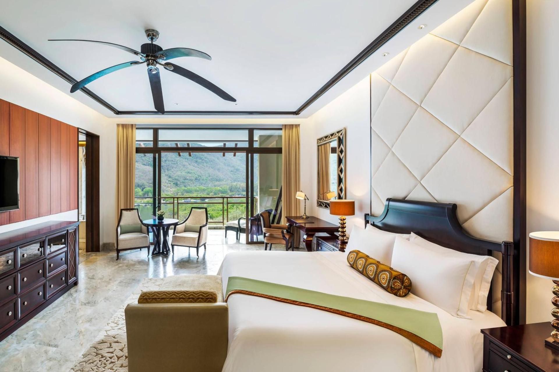 Deluxe Room, Guest room, 2 Queen, Balcony