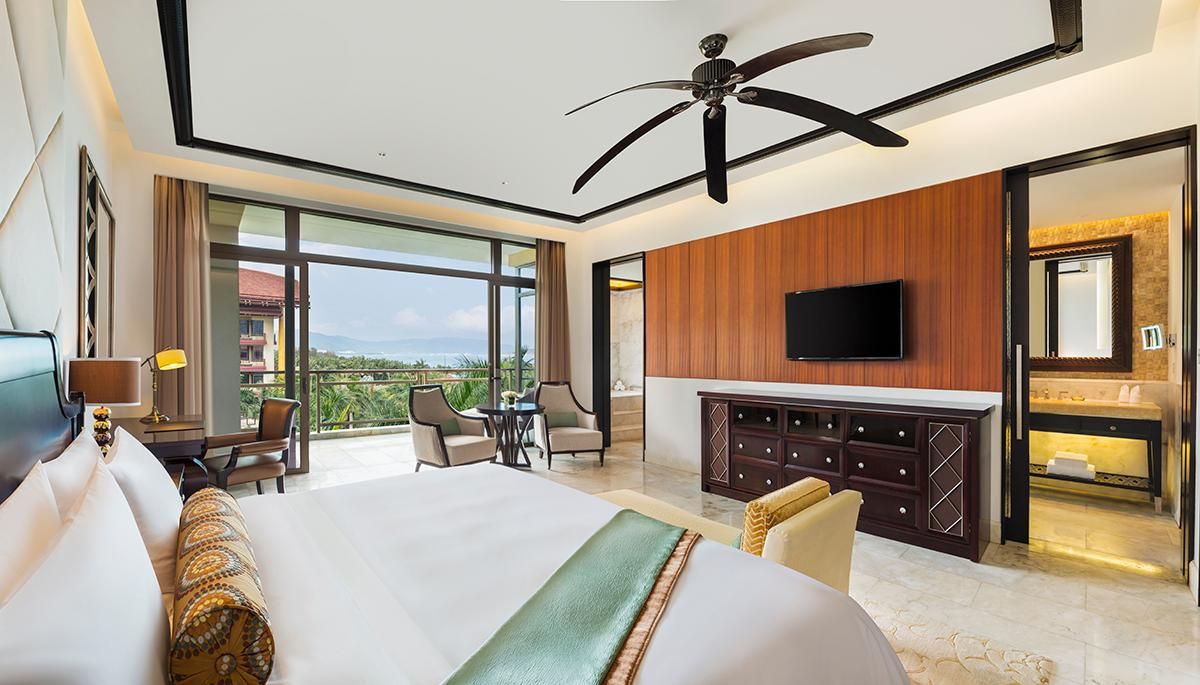 deluxe ocean view room, guest room, 1 king, ocean view, balcony