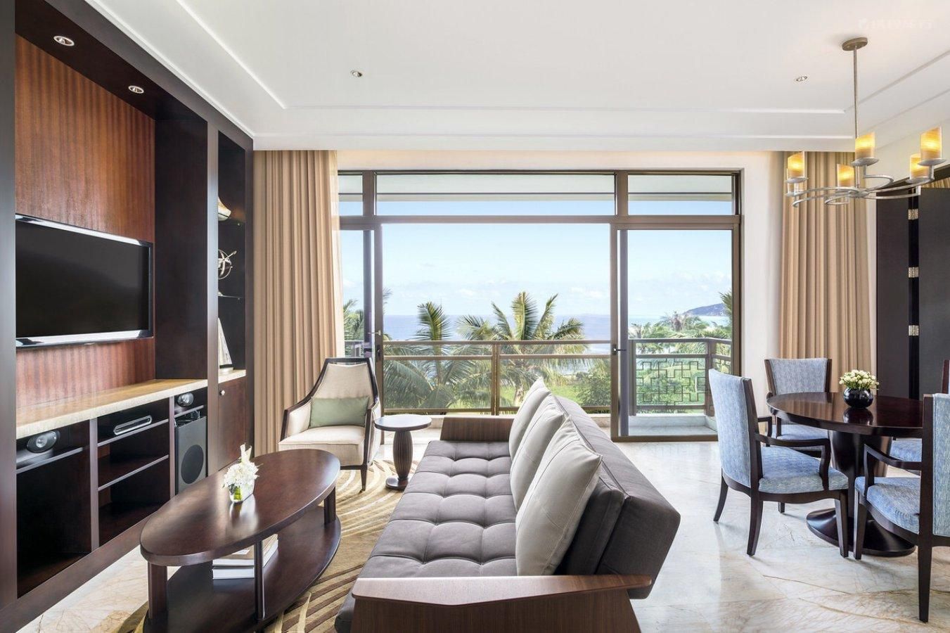 Ocean Suite, 1 Bedroom Suite, 1 King, Ocean view, Balcony