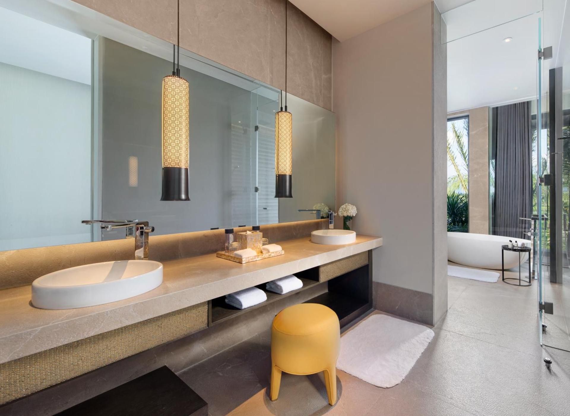 Park Lake View Villa King + King
