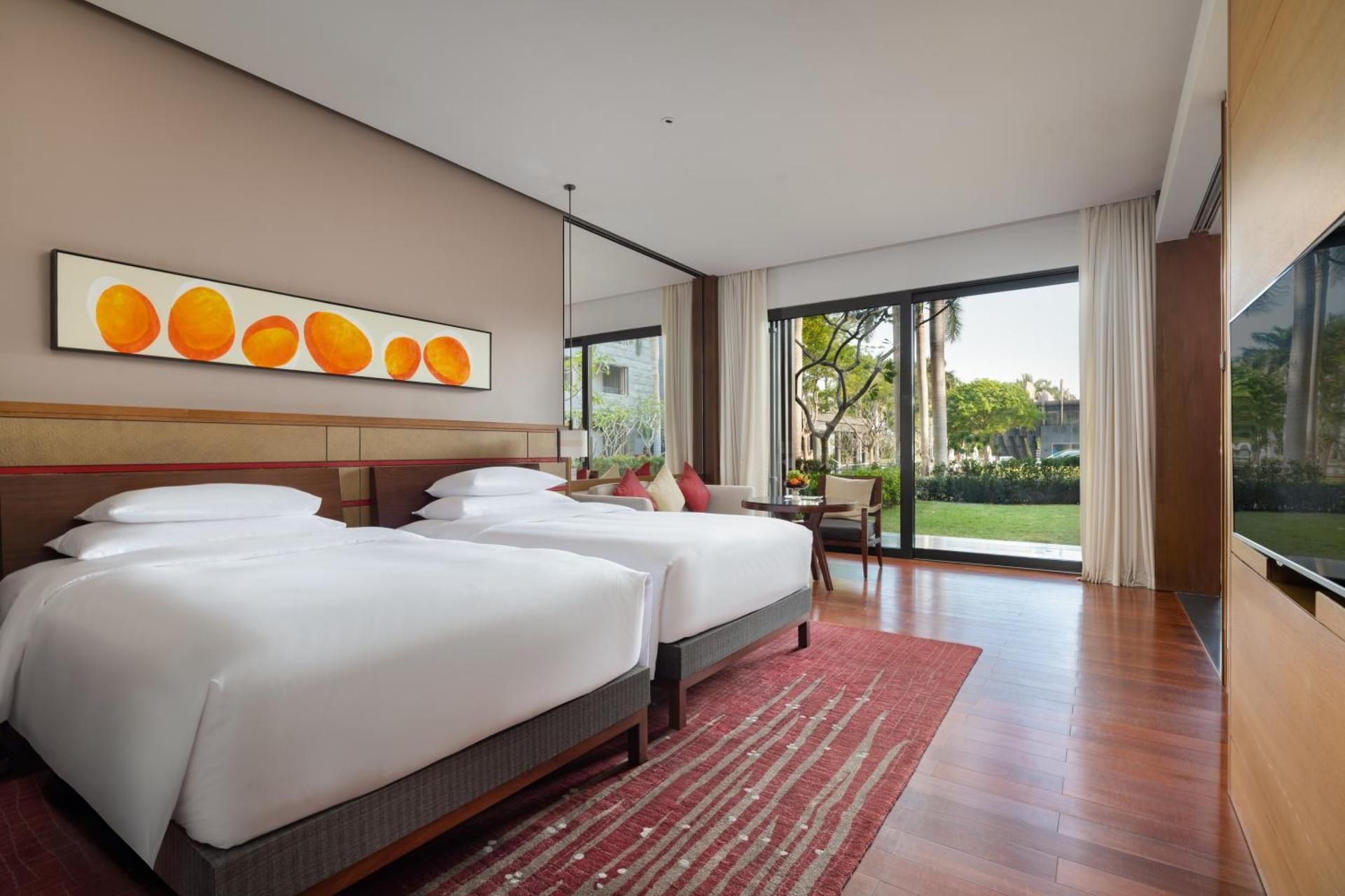 2 Twin Beds Courtyard With Garden View