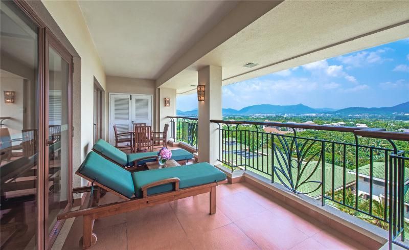 Deluxe Family Room