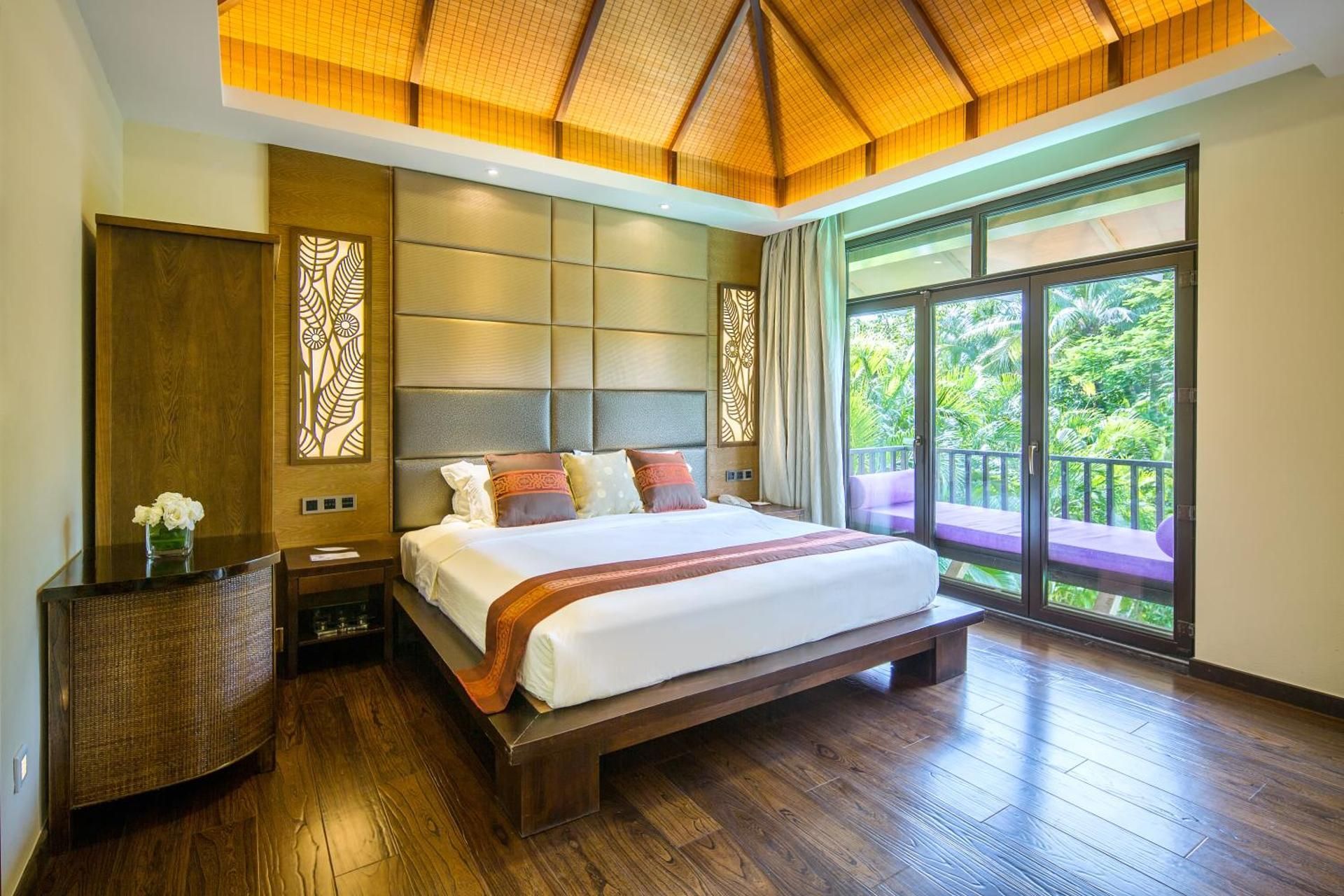Family Suite ( 2 Bedrooms and 1 living Room)
