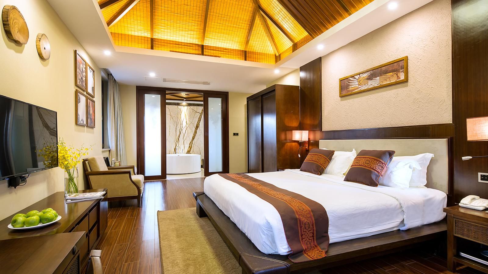 6 Bedroom Villa
