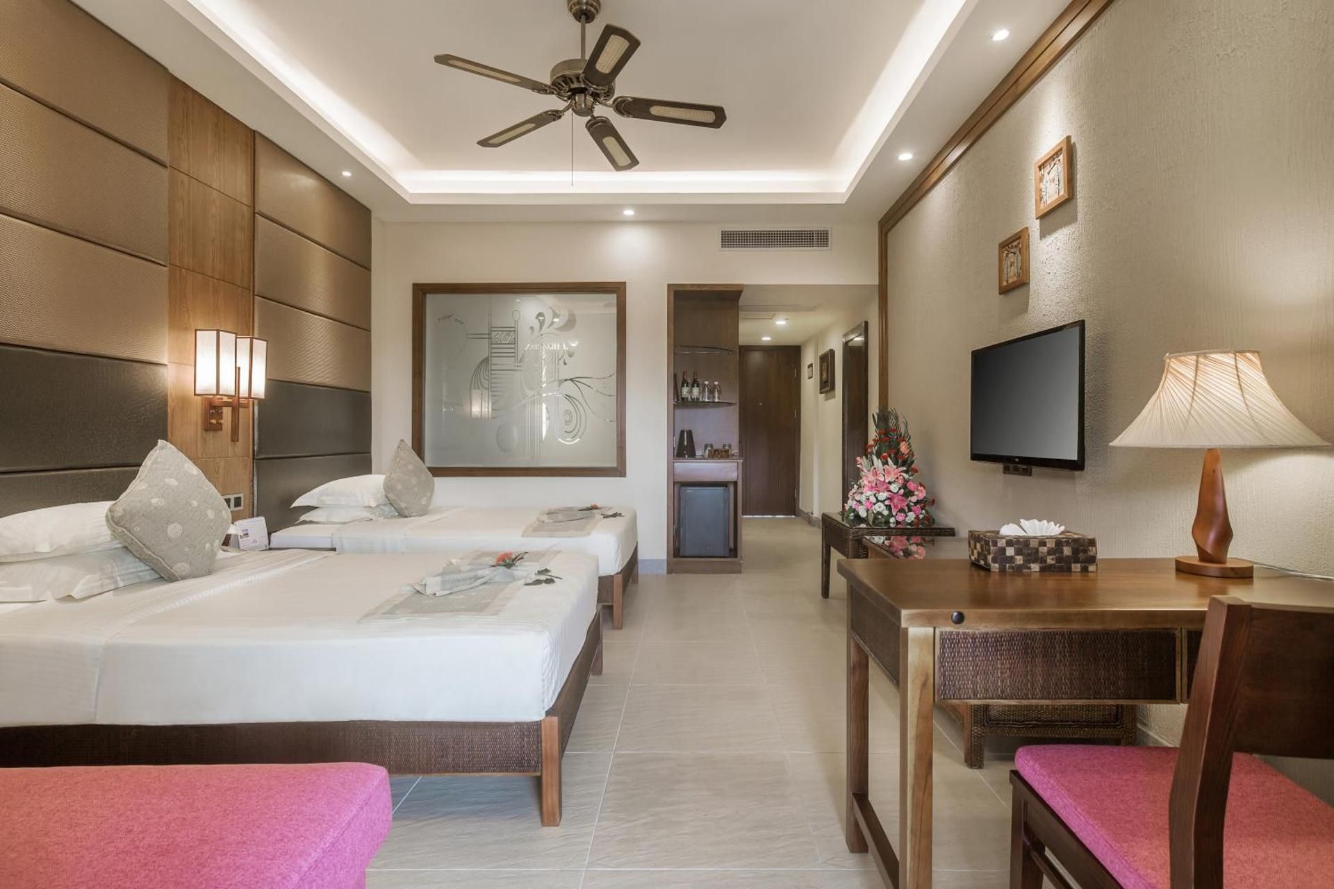 Twin Room with Shared Bathroom