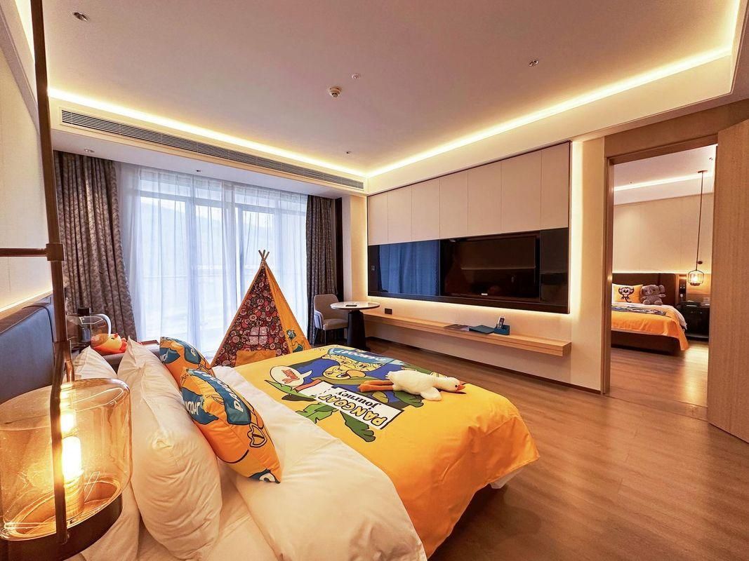Shui Mo Family Room