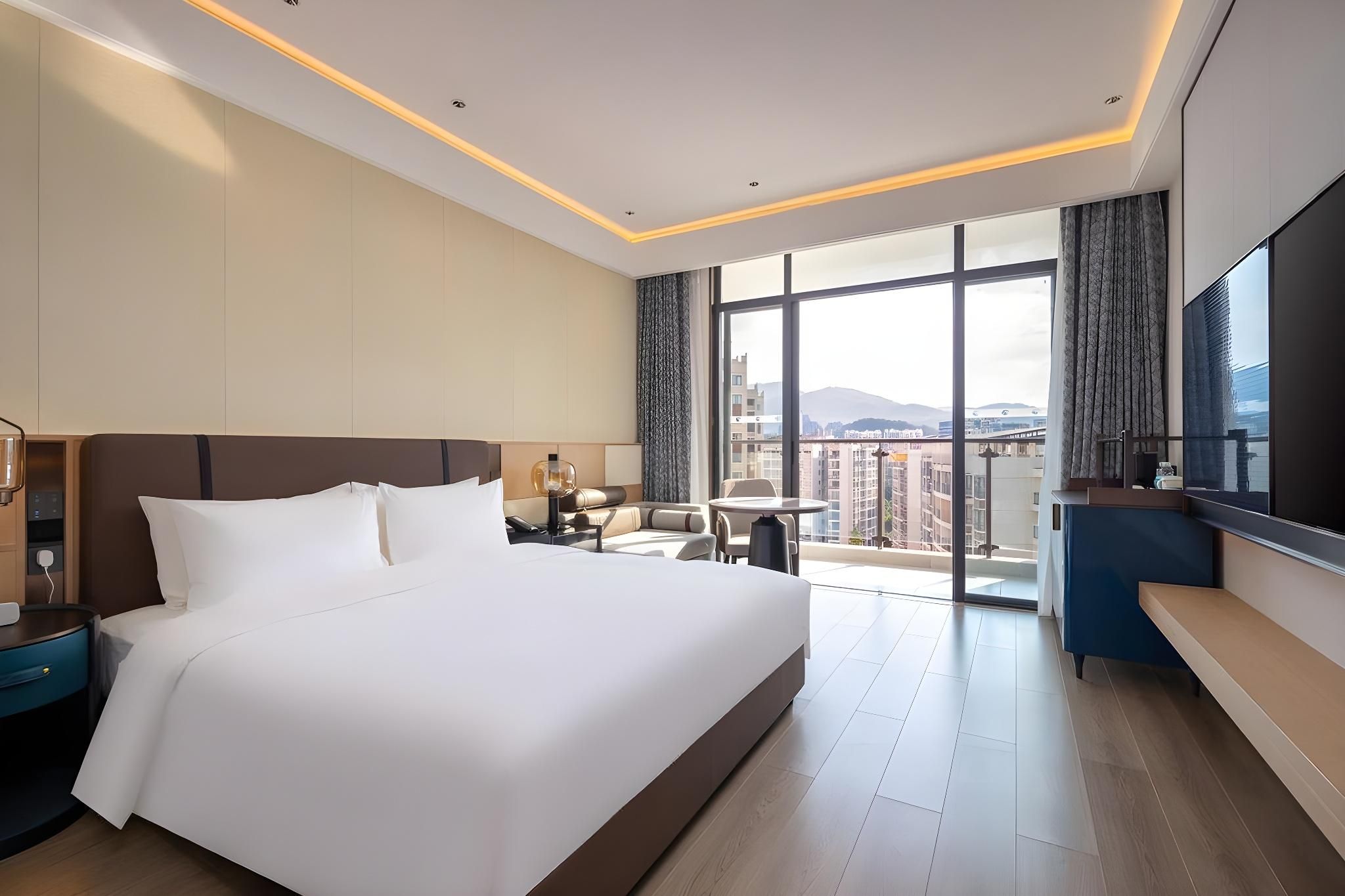 Shui Mo Beautiful View Smart Control Double Bed Room