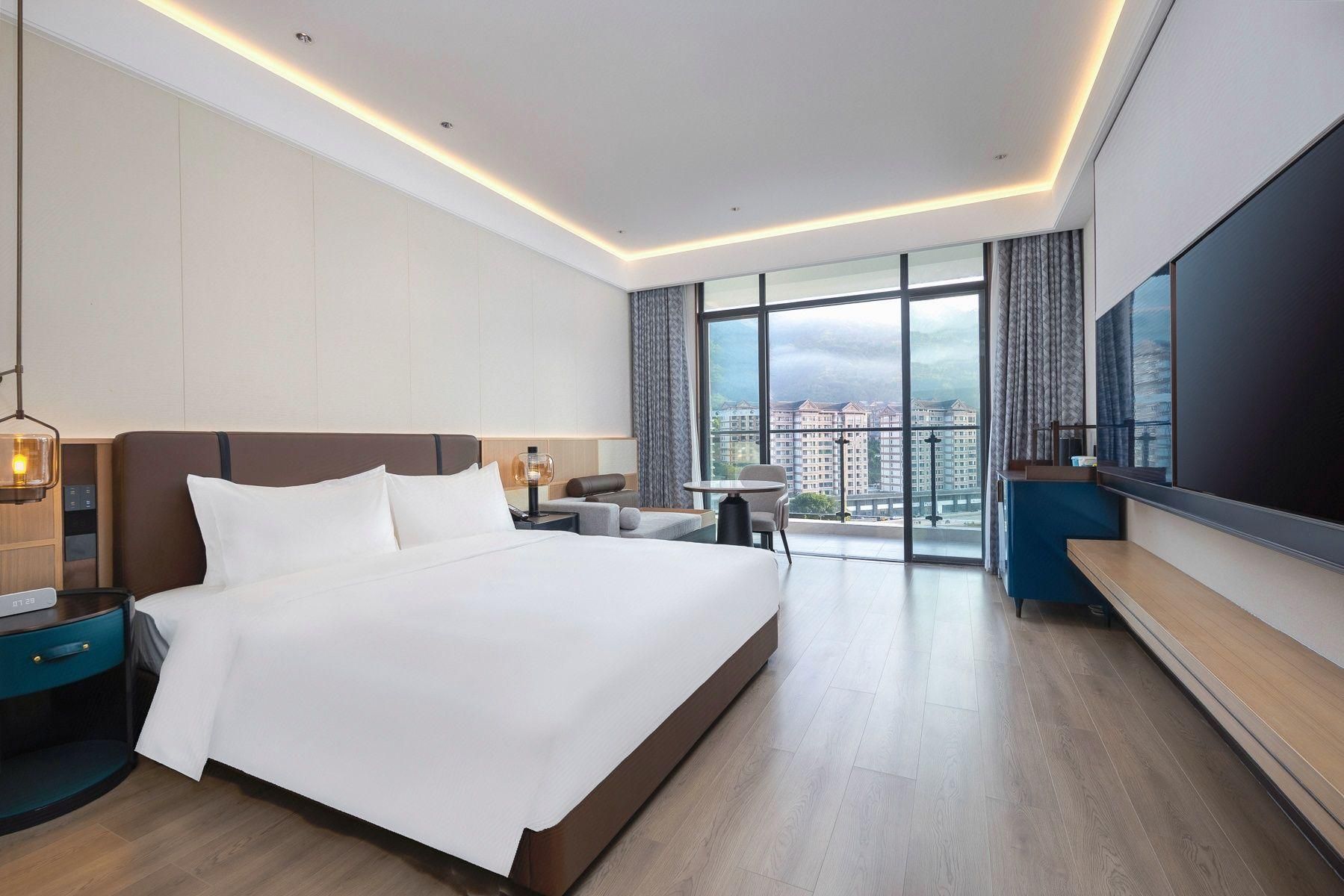 Shui Mo River-View Smart Control Double Bed Room