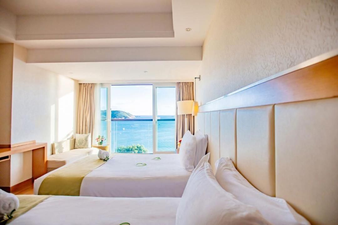 Twin Room with Shared Bathroom