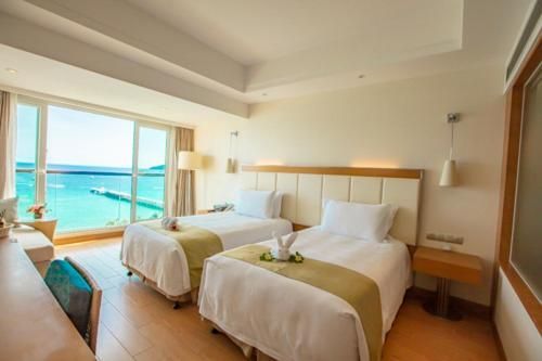 Twin Room with Shared Bathroom