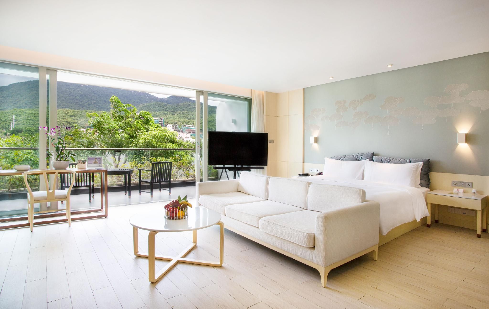 Lake View Family Room