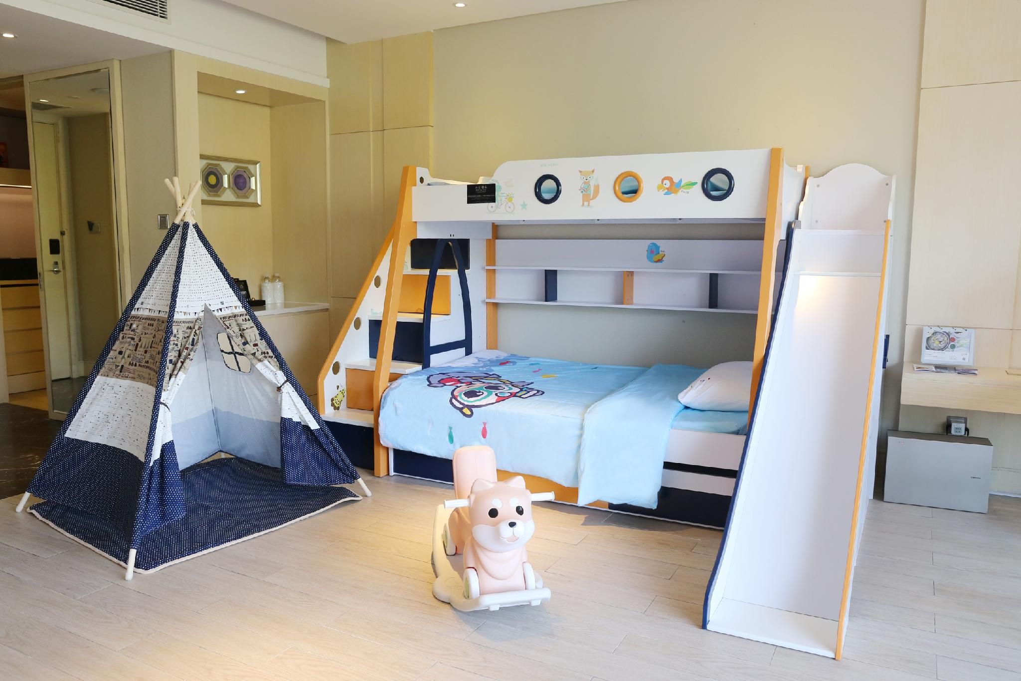 Courtyard Suite