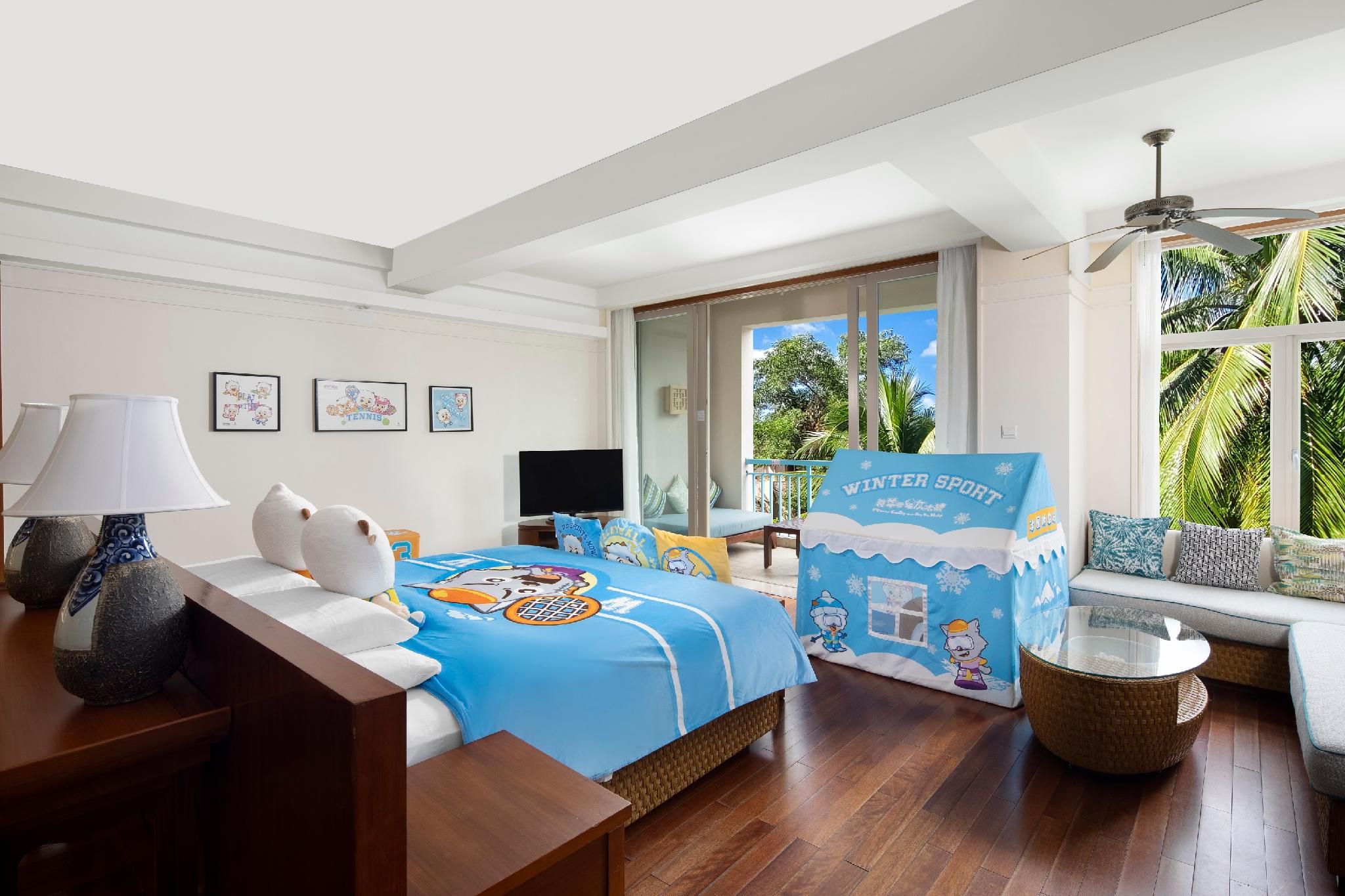 Swiss Signature Room, 1 King Size Bed, Cartoon Theme