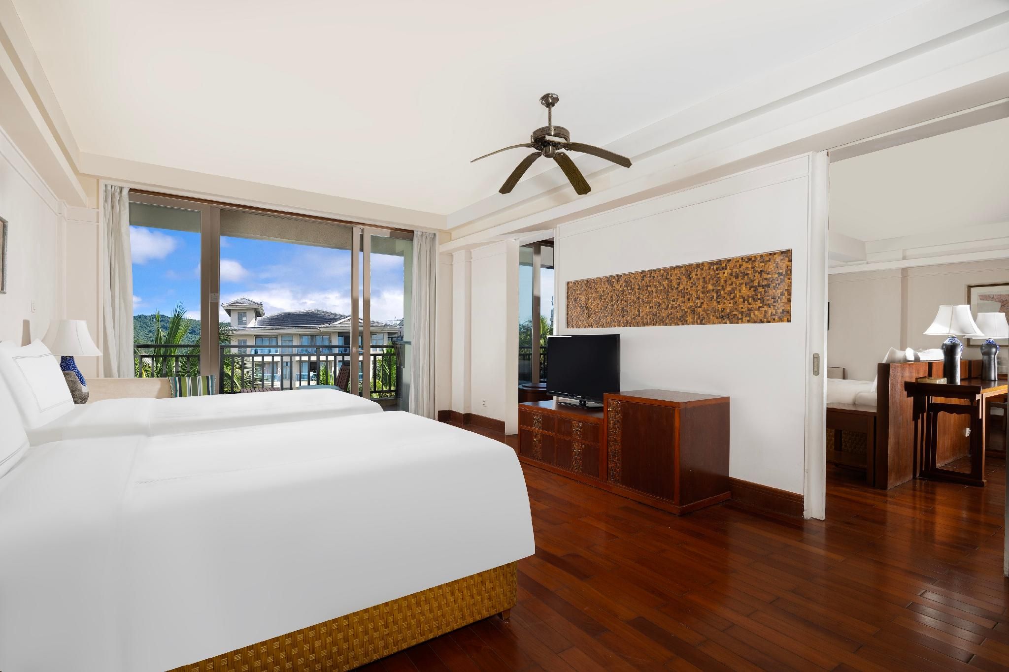 Signature Suite, 2 Separate Bedrooms