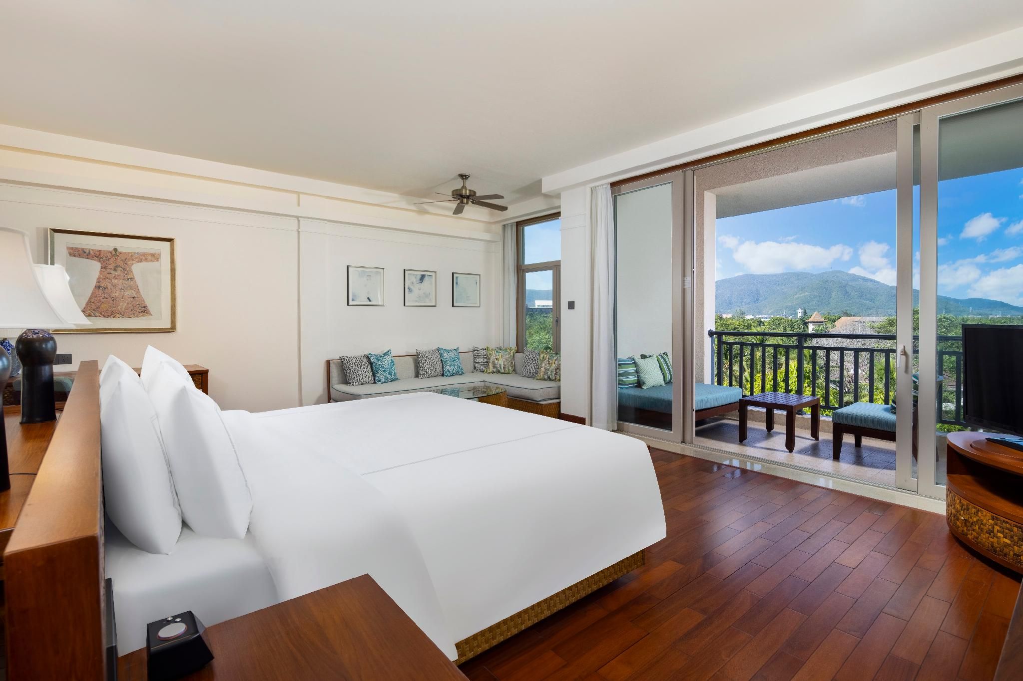 Suite, 1 King Size Bed, One Bedroom and One Living Room