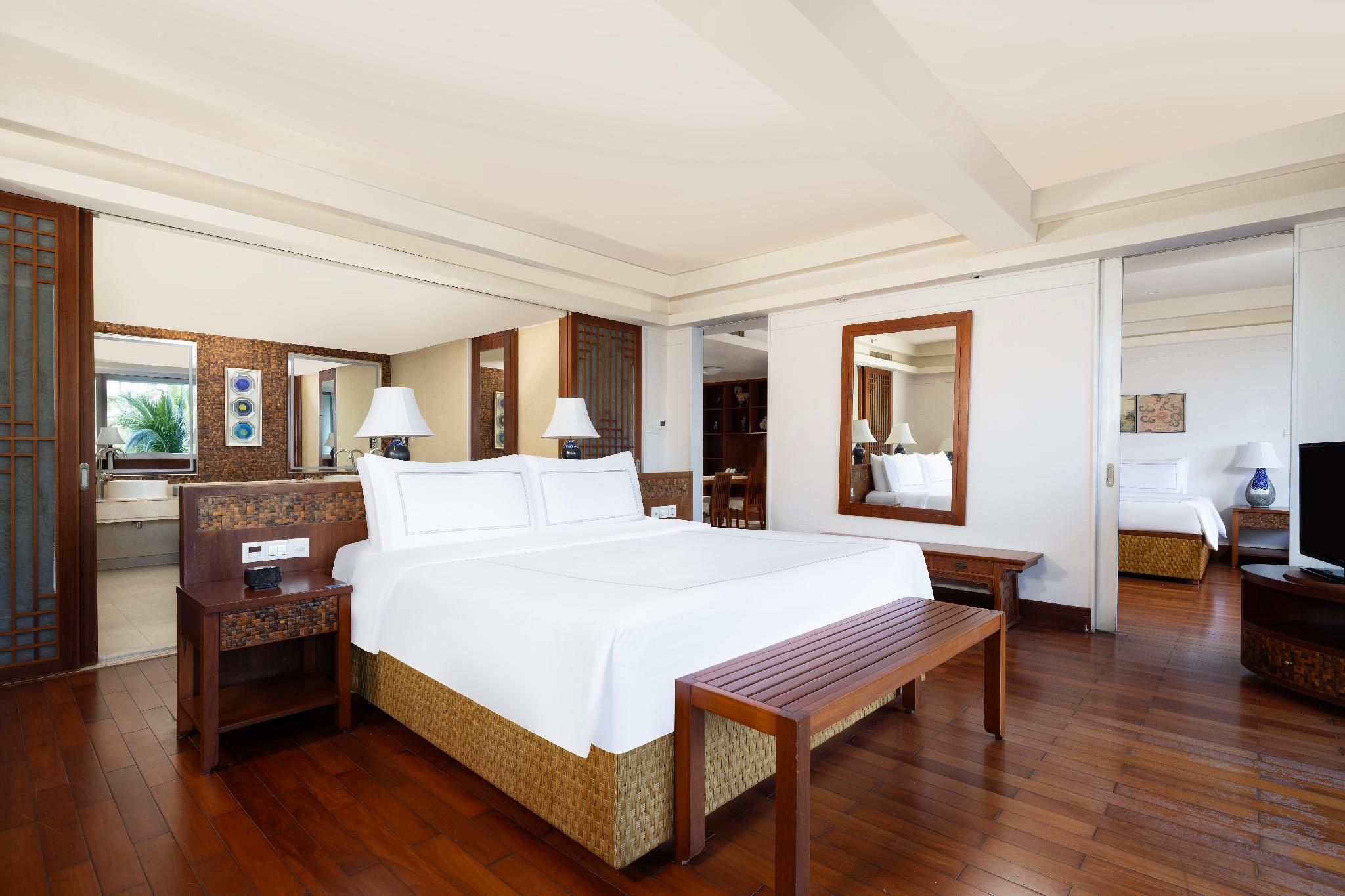 Signature Suite, 2 Separate Bedrooms
