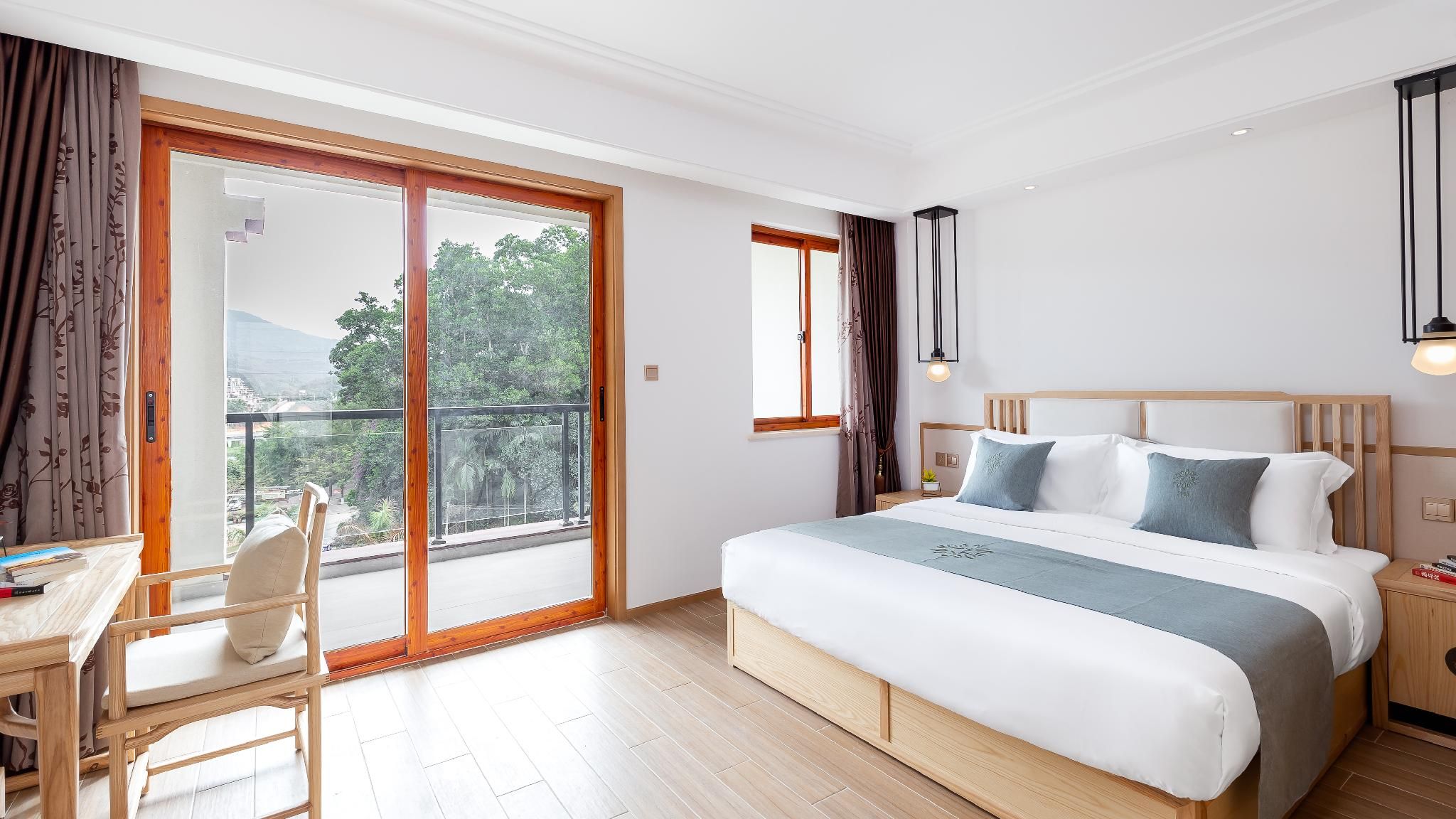 Huazhu - Room With Bed