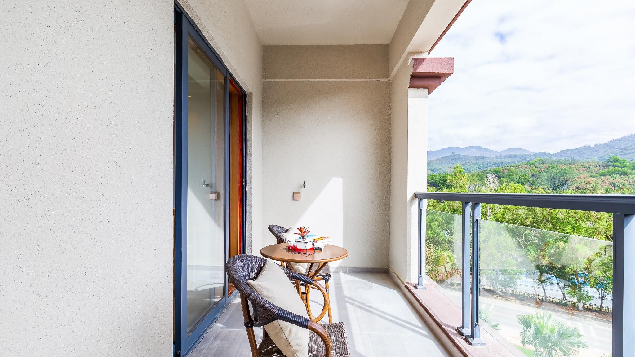 Huazhu - Room With Bed