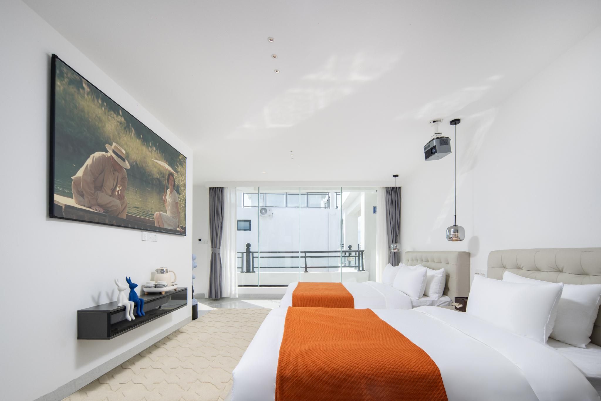 Family Room - Non Pet Friendly