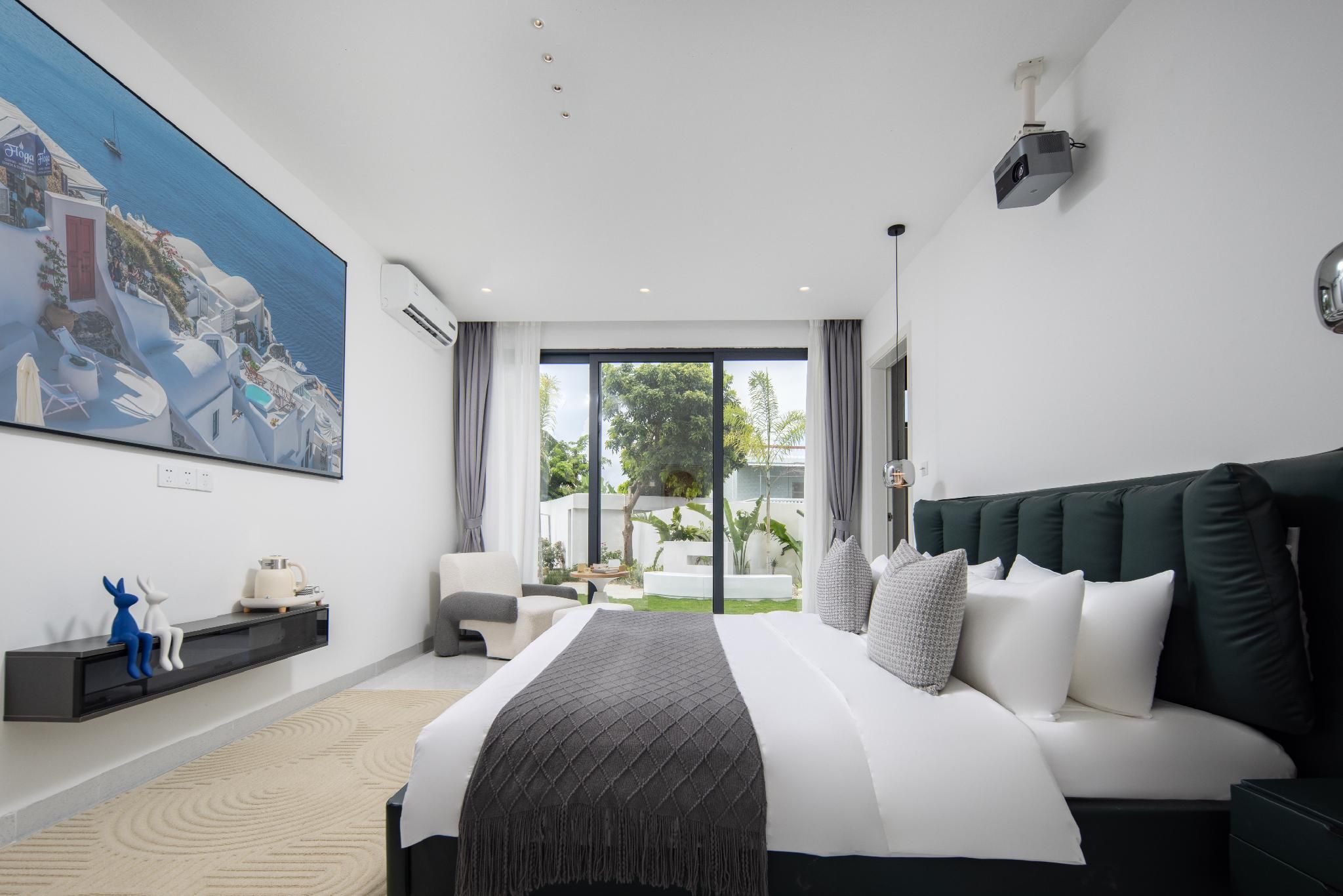 GTR - Guest Room with One 1.8M Bed