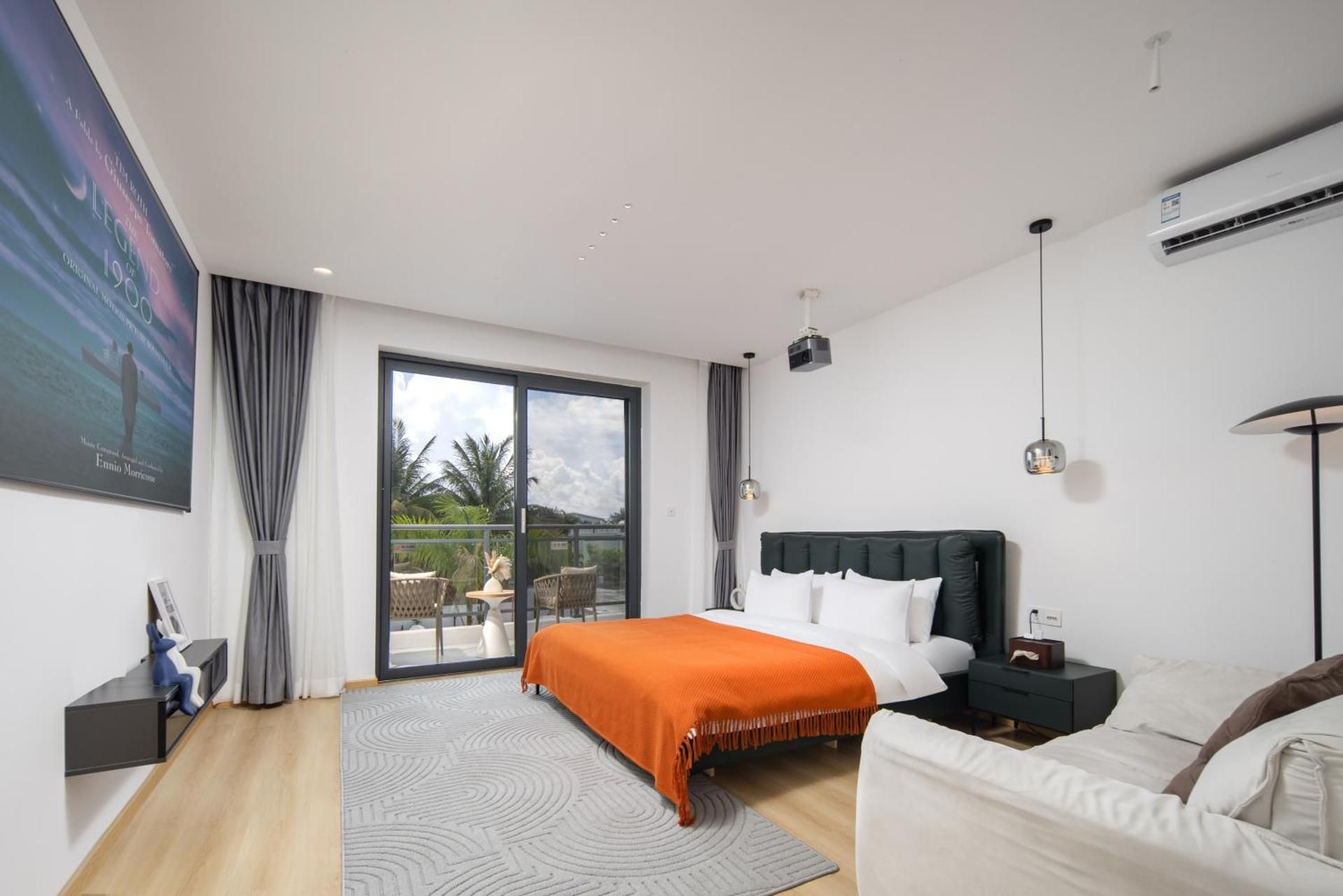 Shenge Queen Room