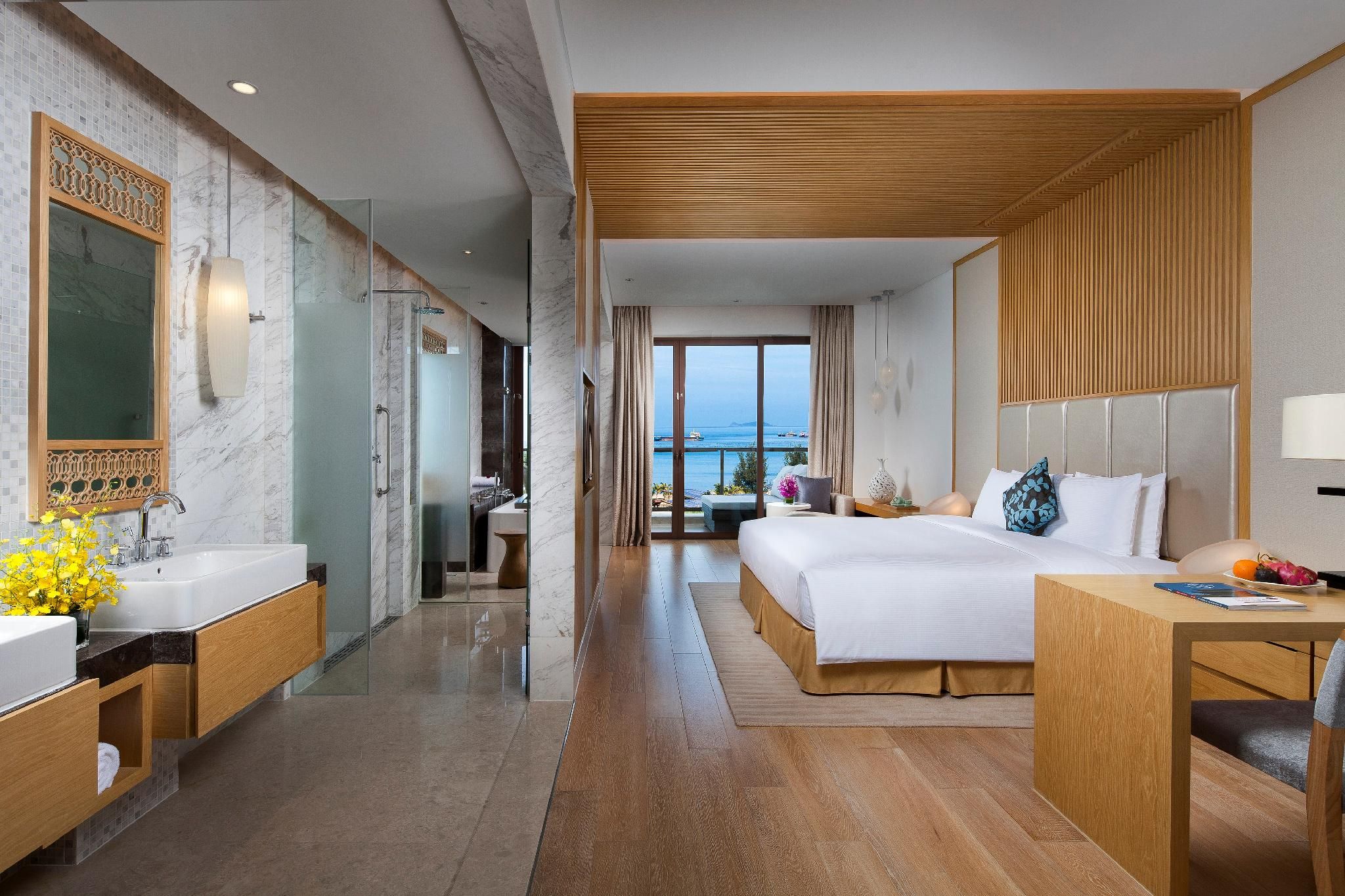 Twin Lagoon Pool Room