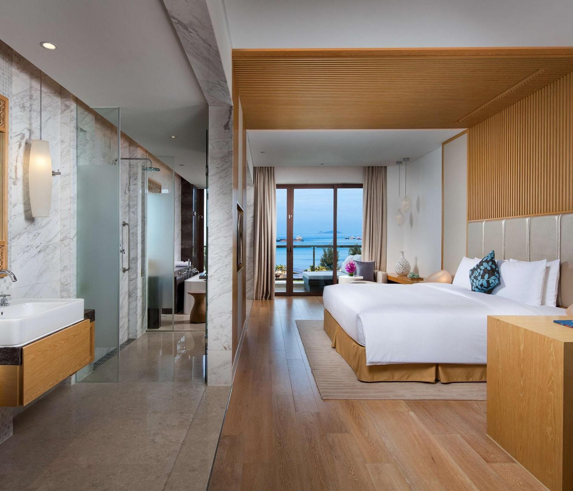 King Premier Ocean View Room