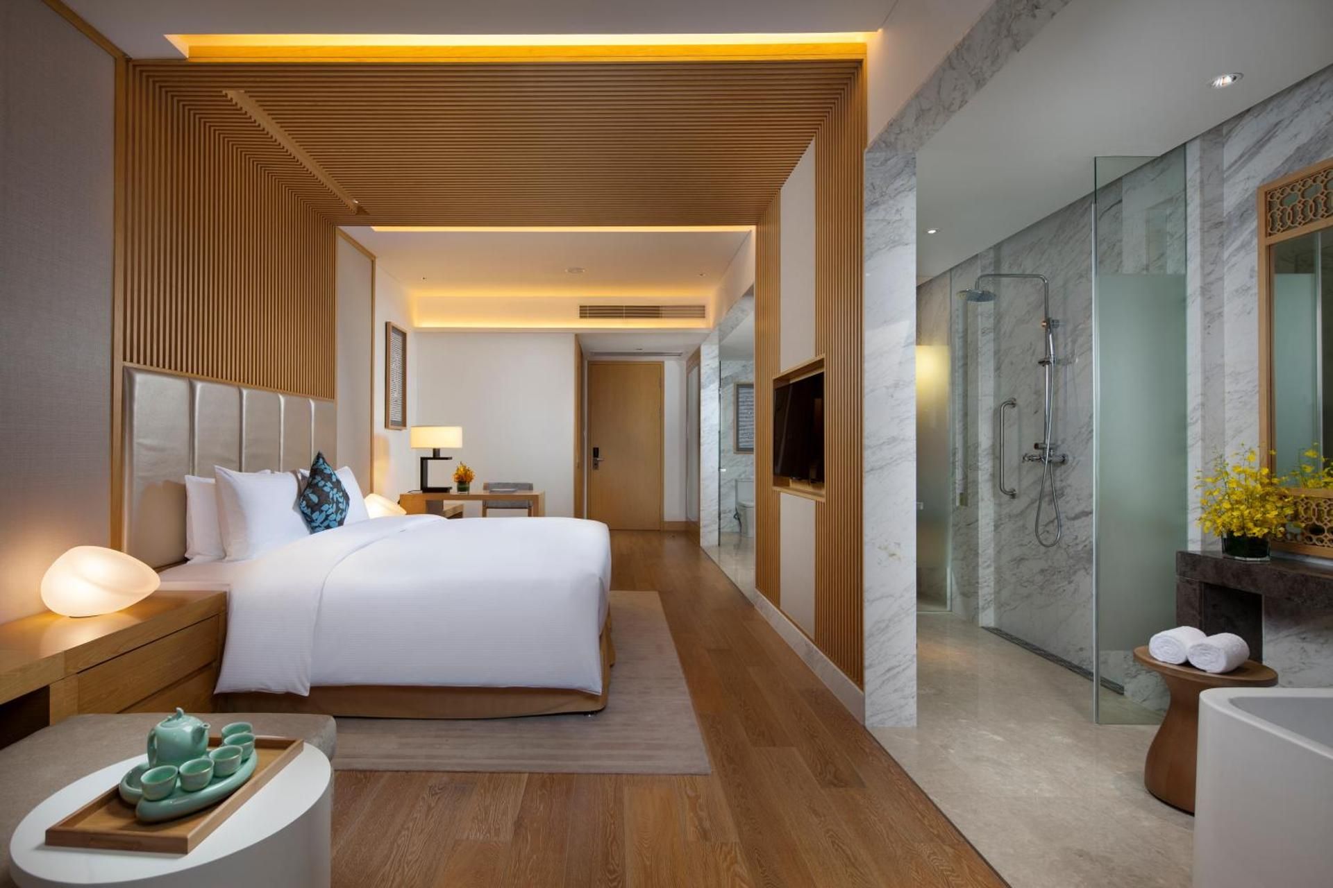 King Accessible Room