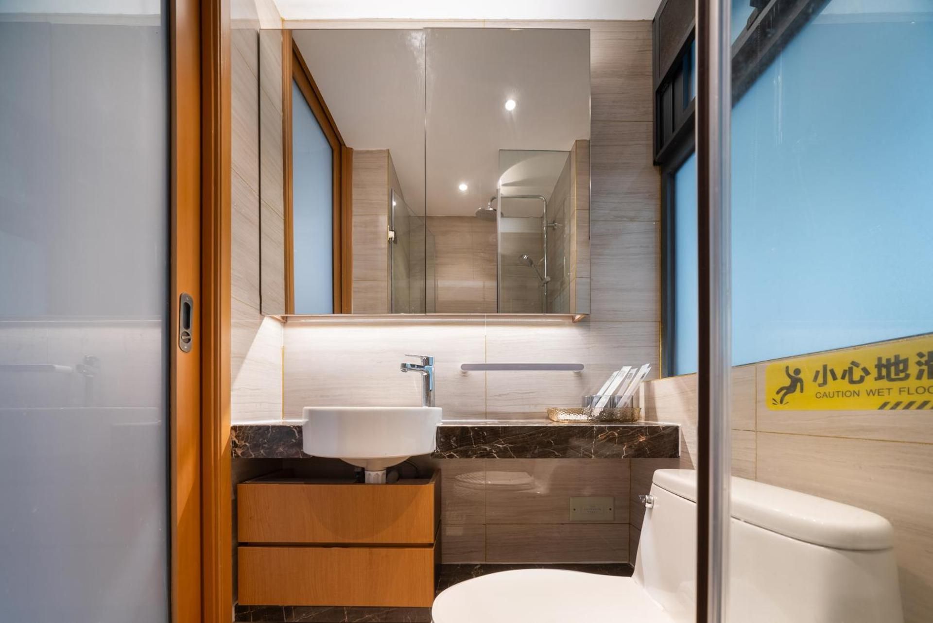 Superior Sea-side Two-Bedroom Suite (Living Room, Kitchen, Balcony, Fridge, Washing Machine)