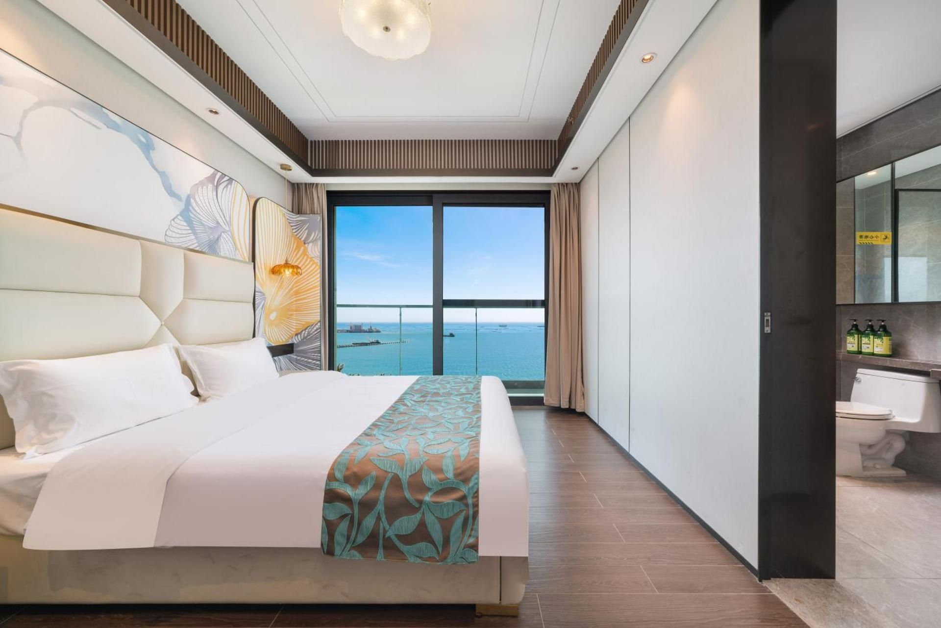 Guestroom - 3-Bedroom, Sea-View (Living Room, Kitchen, Balcony, Fridge)